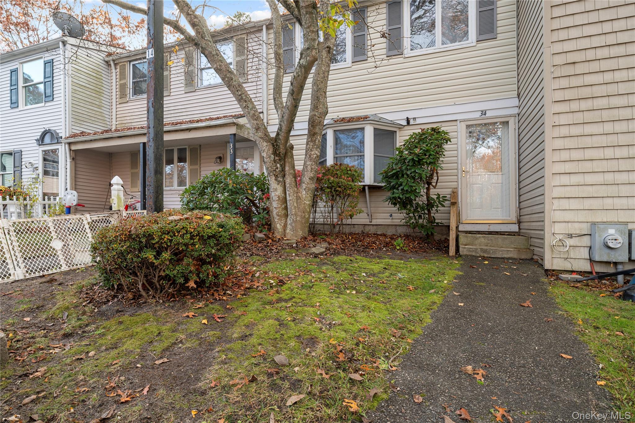 #1 photo, 34 Wooded Way, Calverton , NY 11933