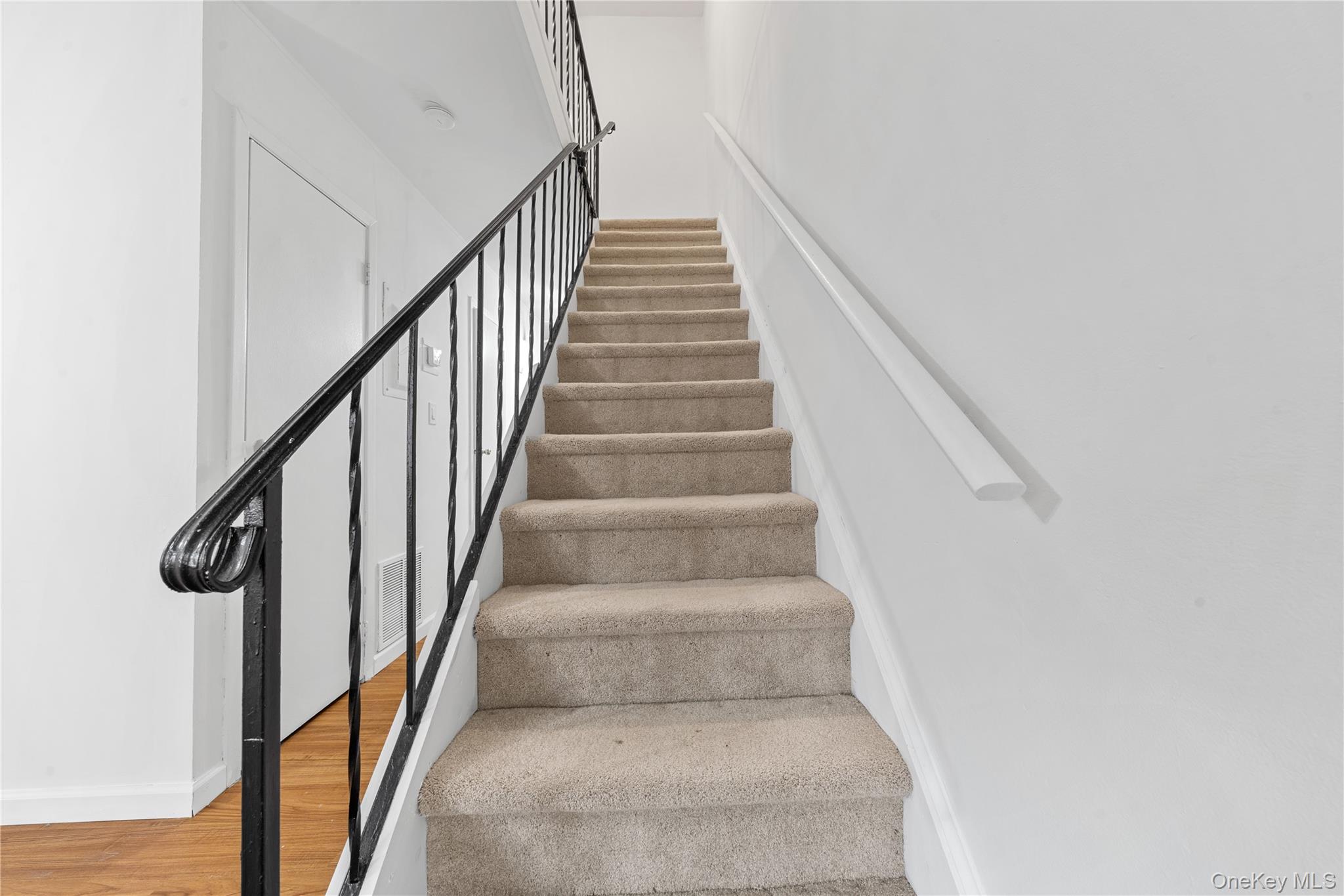 #12 photo, 34 Wooded Way, Calverton , NY 11933