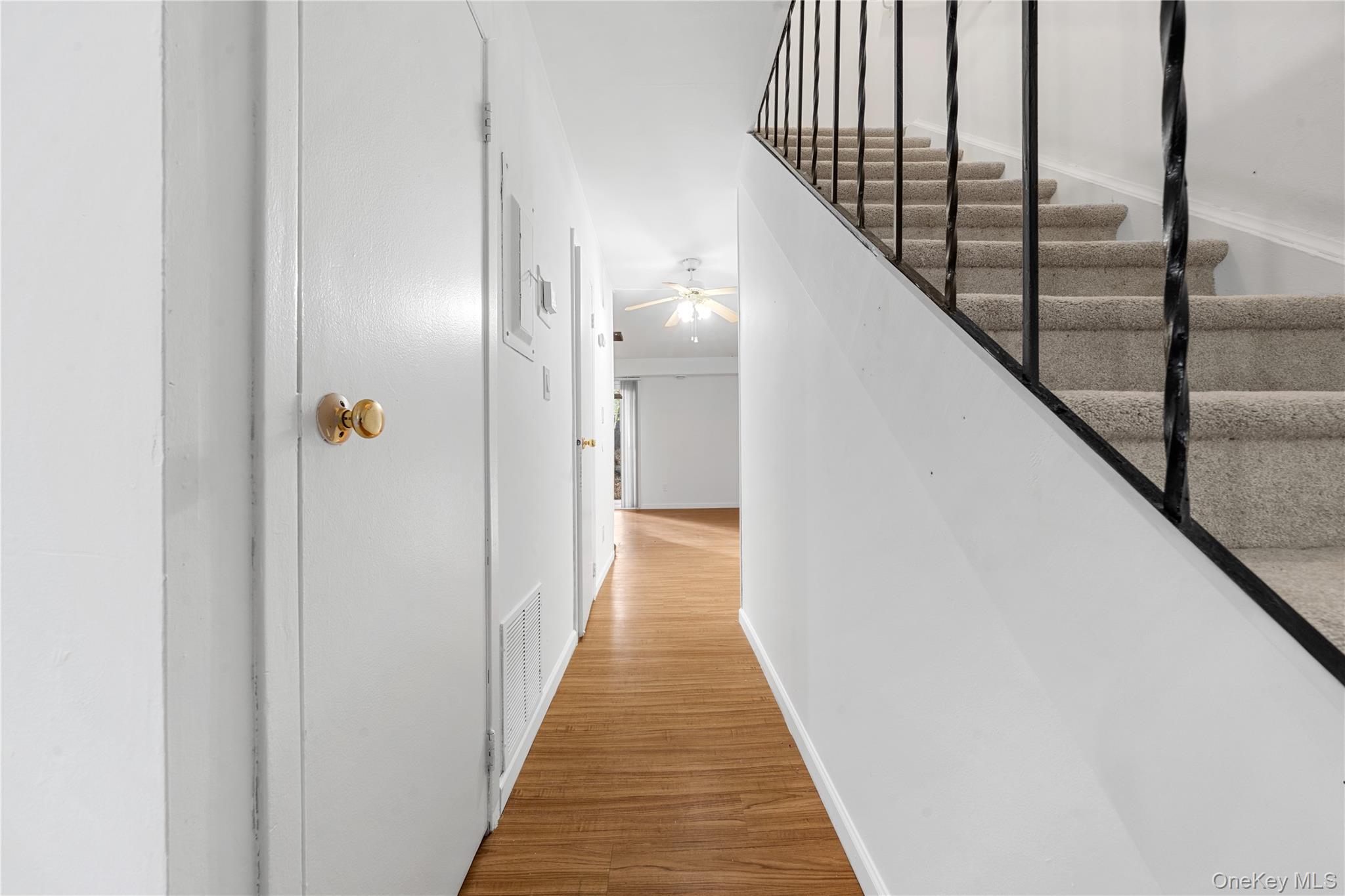 #7 photo, 34 Wooded Way, Calverton , NY 11933