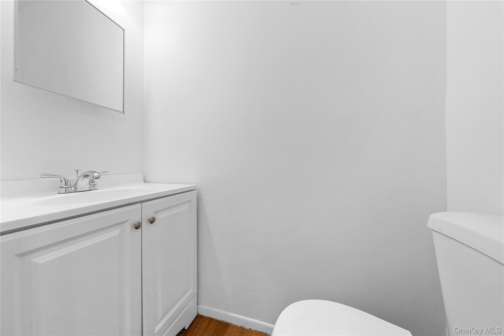 #8 photo, 34 Wooded Way, Calverton , NY 11933