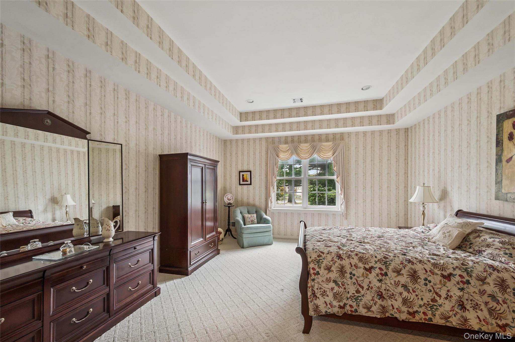 #11 photo, 652 Balfour Place, Melville , NY 11747