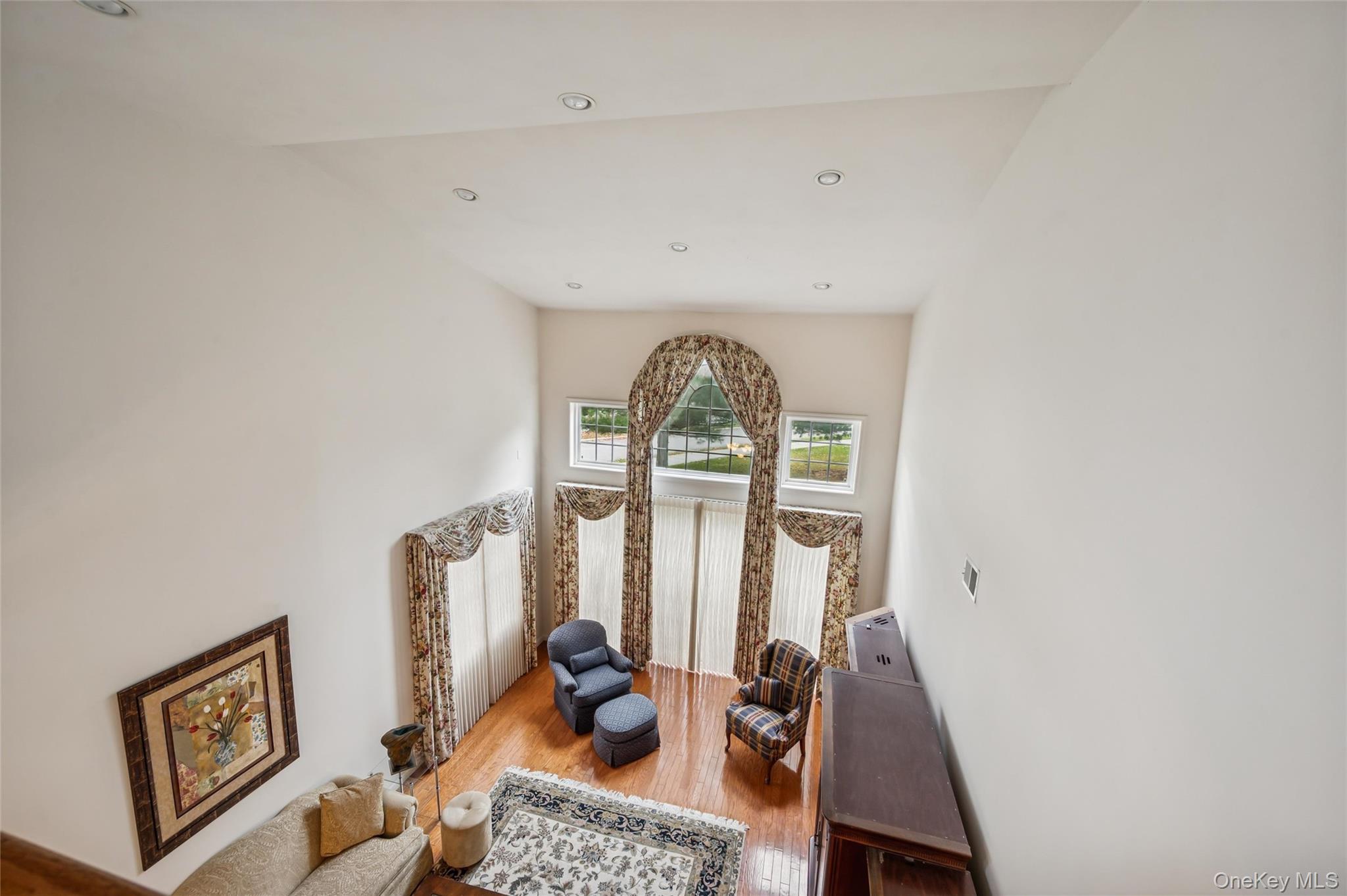 #13 photo, 652 Balfour Place, Melville , NY 11747