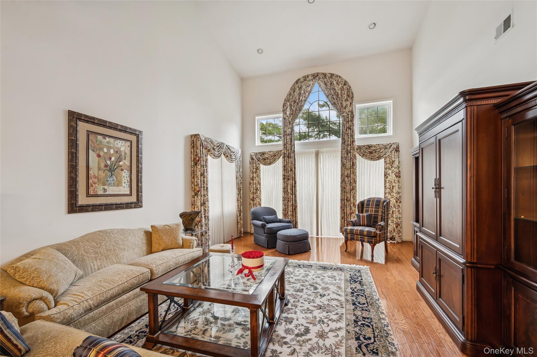 #8 photo, 652 Balfour Place, Melville , NY 11747