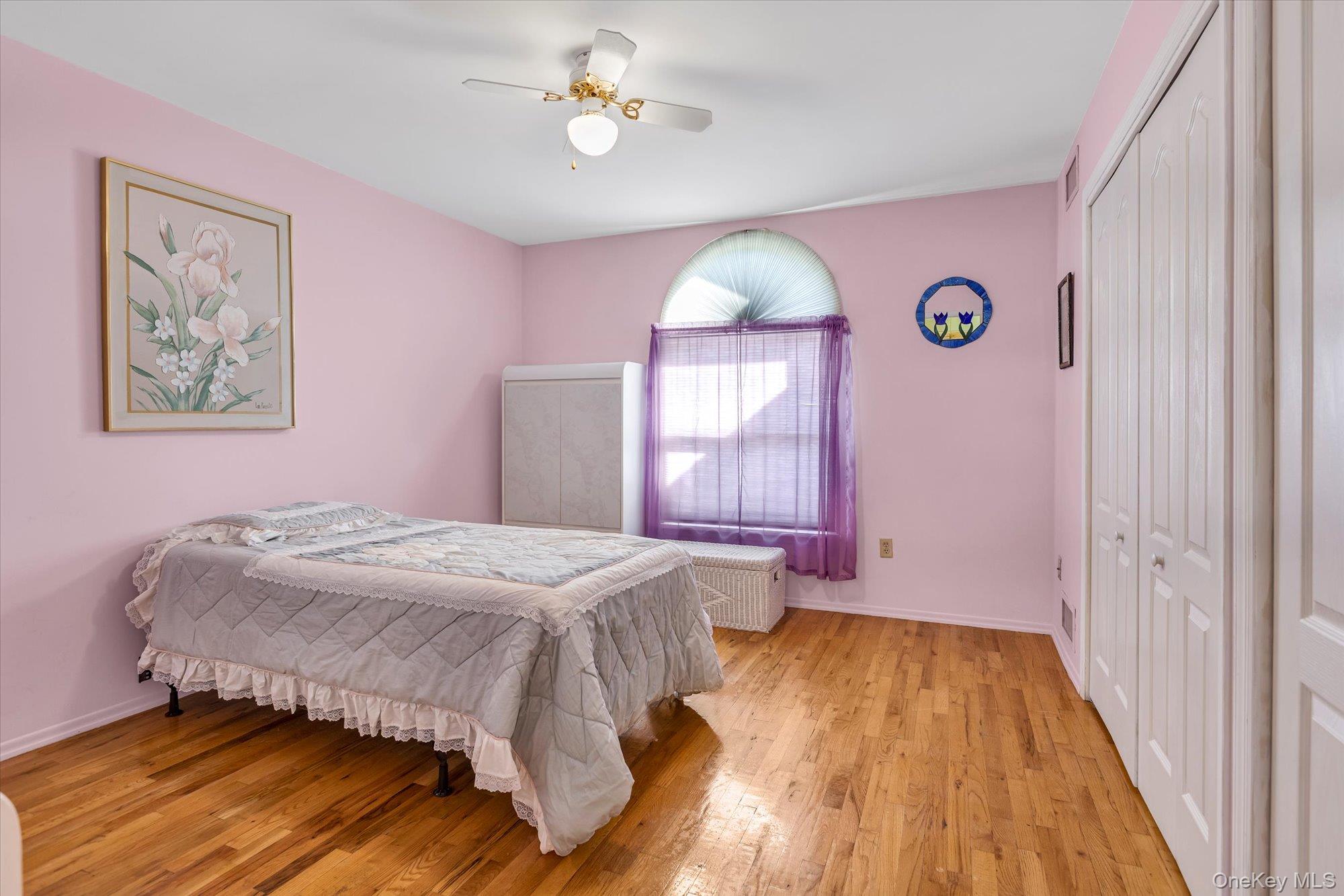 #10 photo, 20 Primrose Lane, North Babylon , NY 11703