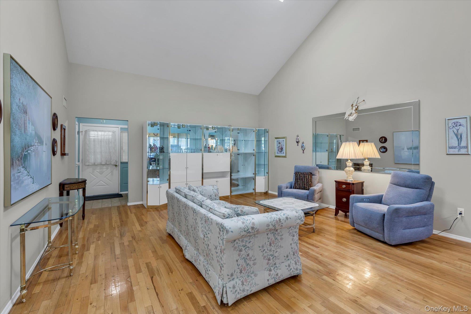 #4 photo, 20 Primrose Lane, North Babylon , NY 11703