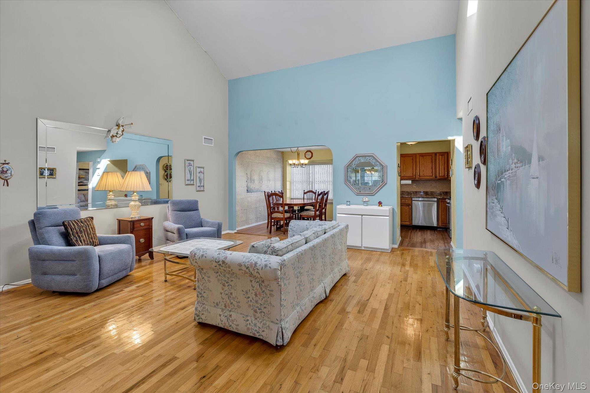 #5 photo, 20 Primrose Lane, North Babylon , NY 11703