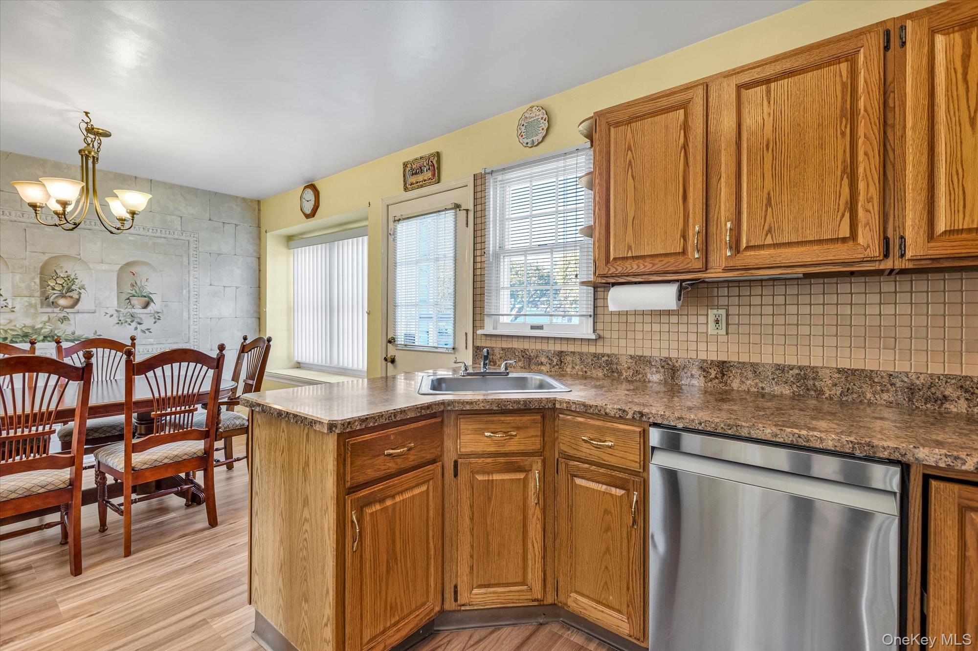 #7 photo, 20 Primrose Lane, North Babylon , NY 11703