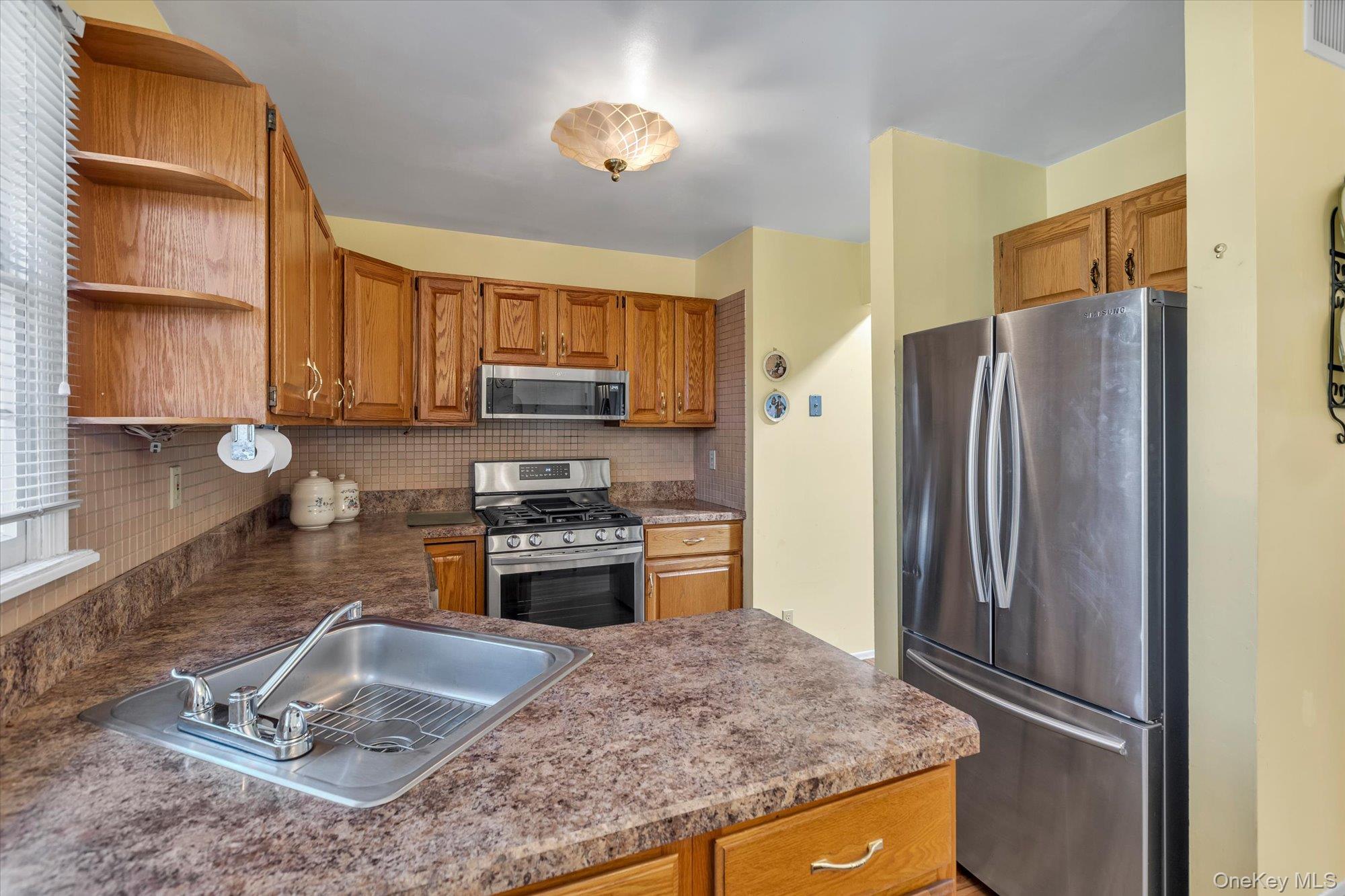 #8 photo, 20 Primrose Lane, North Babylon , NY 11703