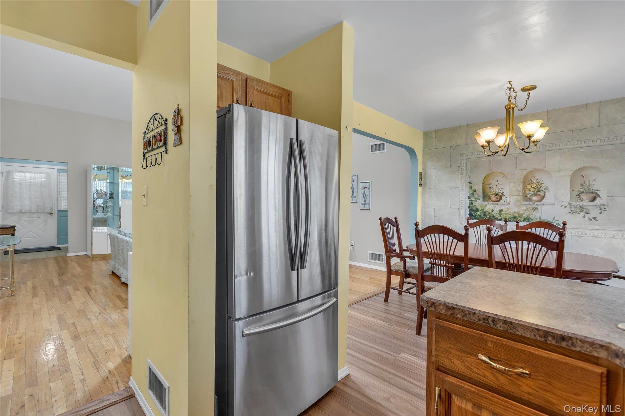 #9 photo, 20 Primrose Lane, North Babylon , NY 11703