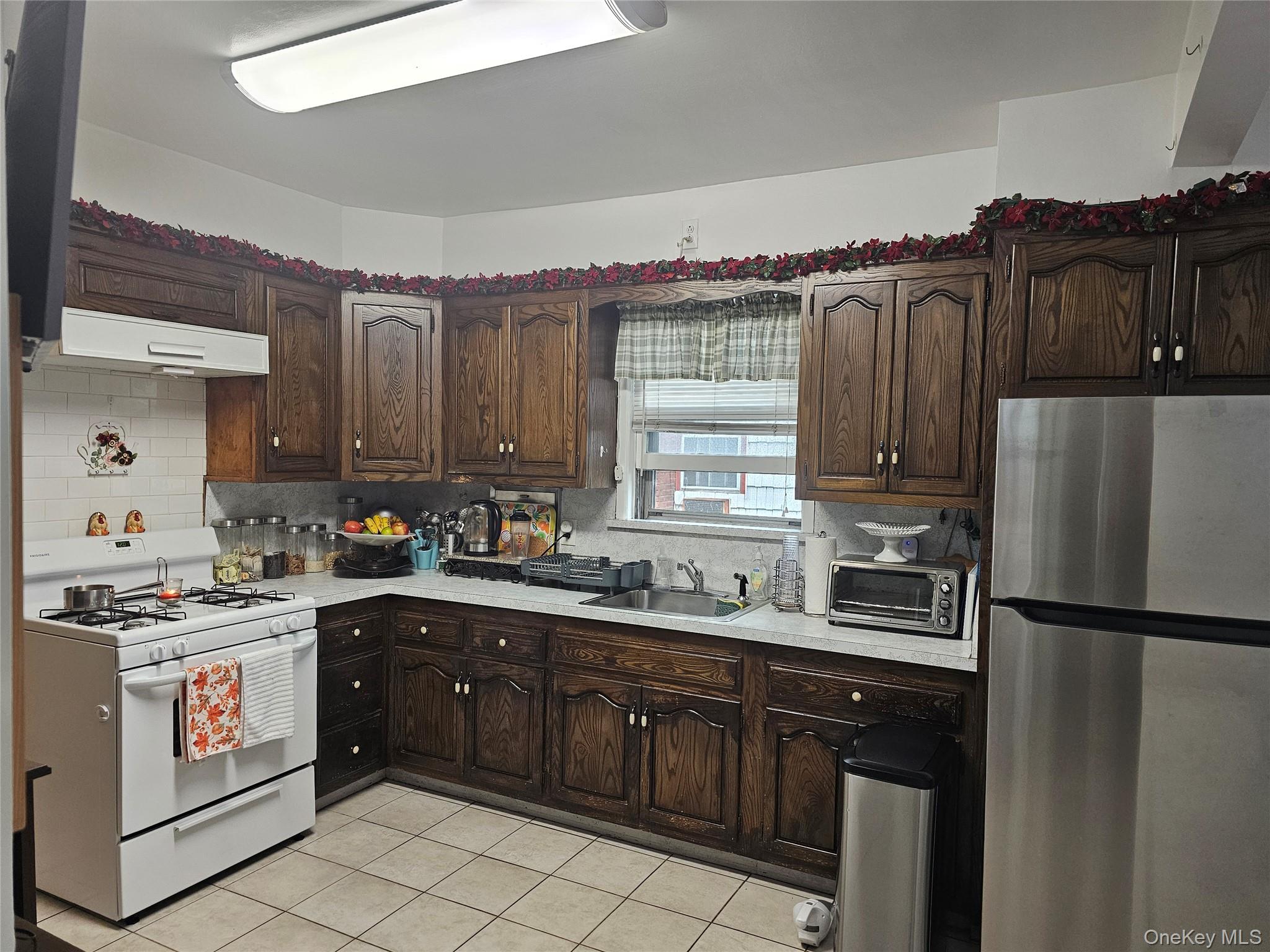 #6 photo, 232 Doughty Boulevard, Inwood , NY 11096