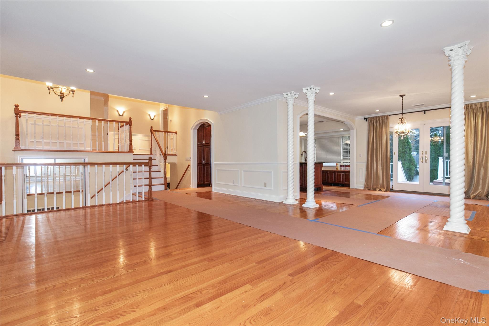 #10 photo, 188 Rhododendron Drive, Westbury , NY 11590