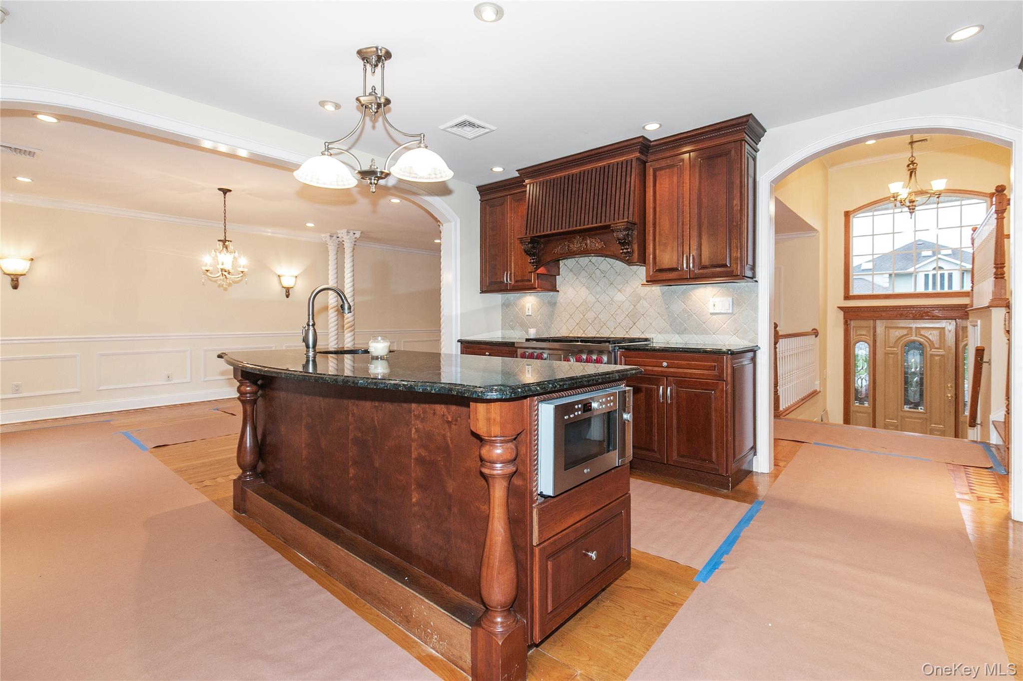 #13 photo, 188 Rhododendron Drive, Westbury , NY 11590