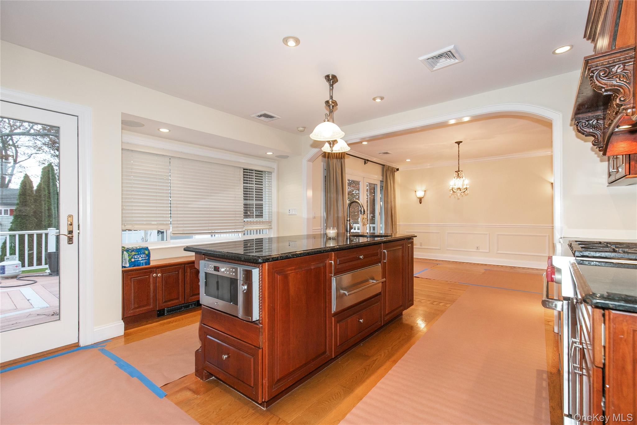 #14 photo, 188 Rhododendron Drive, Westbury , NY 11590