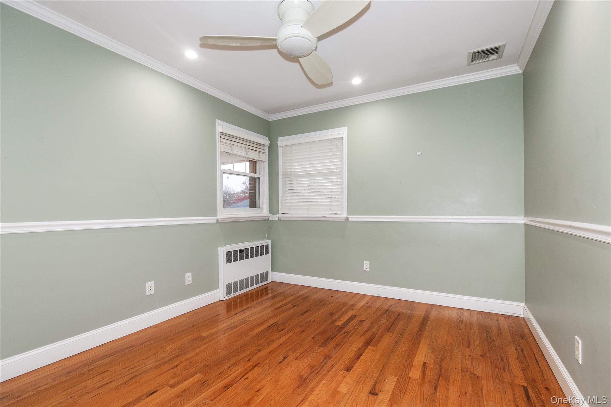 #20 photo, 188 Rhododendron Drive, Westbury , NY 11590