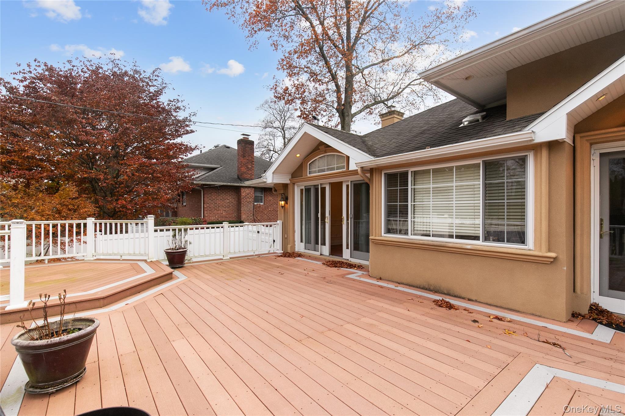 #4 photo, 188 Rhododendron Drive, Westbury , NY 11590