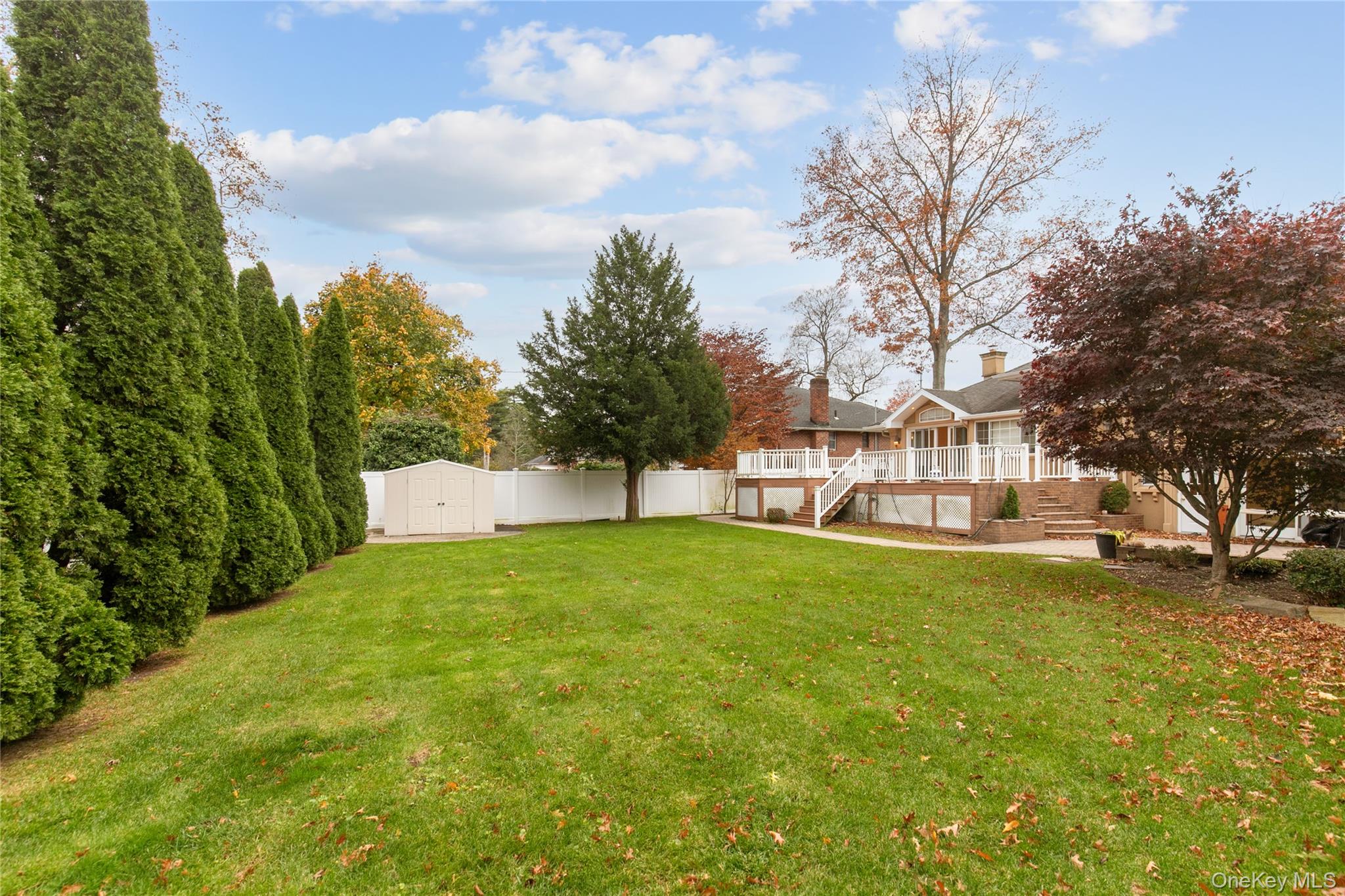 #5 photo, 188 Rhododendron Drive, Westbury , NY 11590