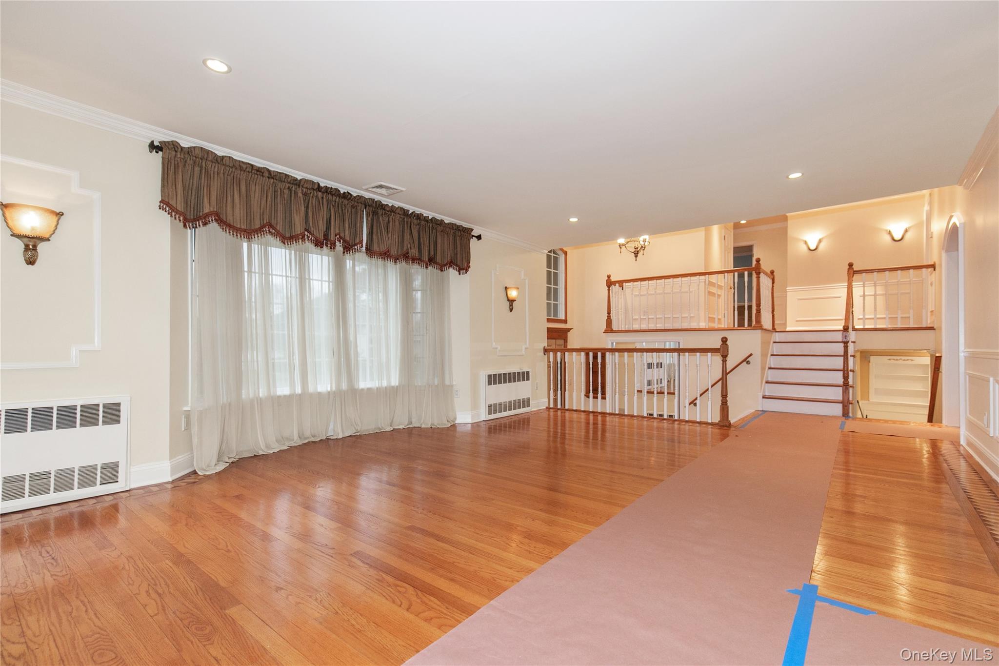 #8 photo, 188 Rhododendron Drive, Westbury , NY 11590