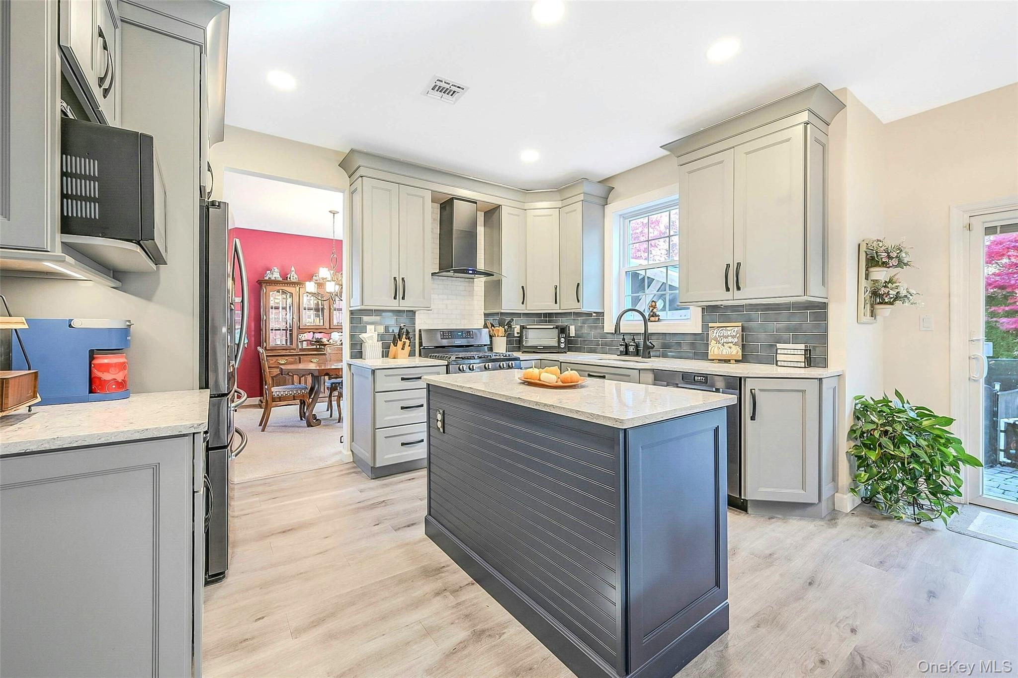 #17 photo, 6 Laurel Crescent, Manorville , NY 11949