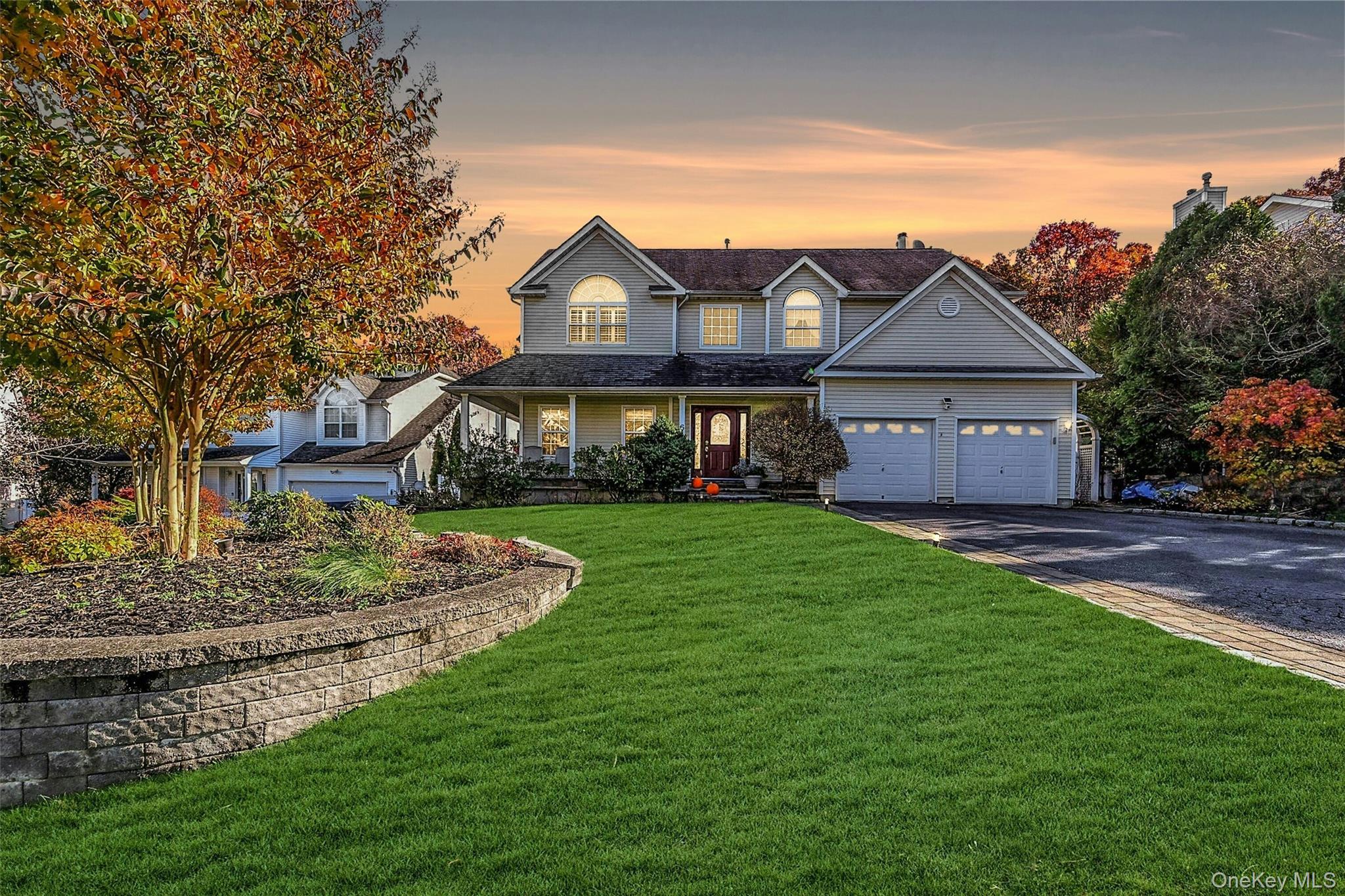 #2 photo, 6 Laurel Crescent, Manorville , NY 11949