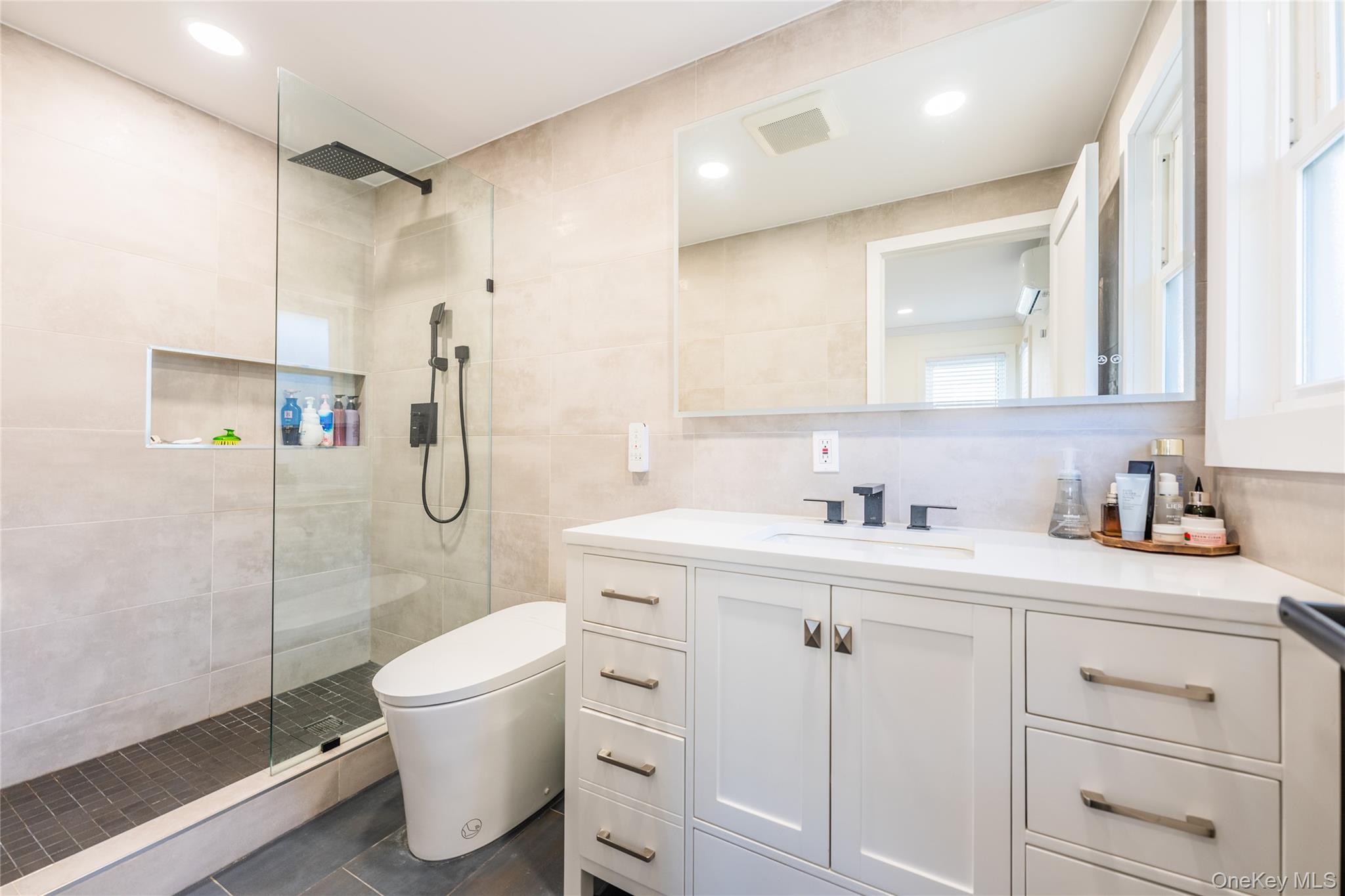 #16 photo, 36 Adams Street, Floral Park , NY 11001