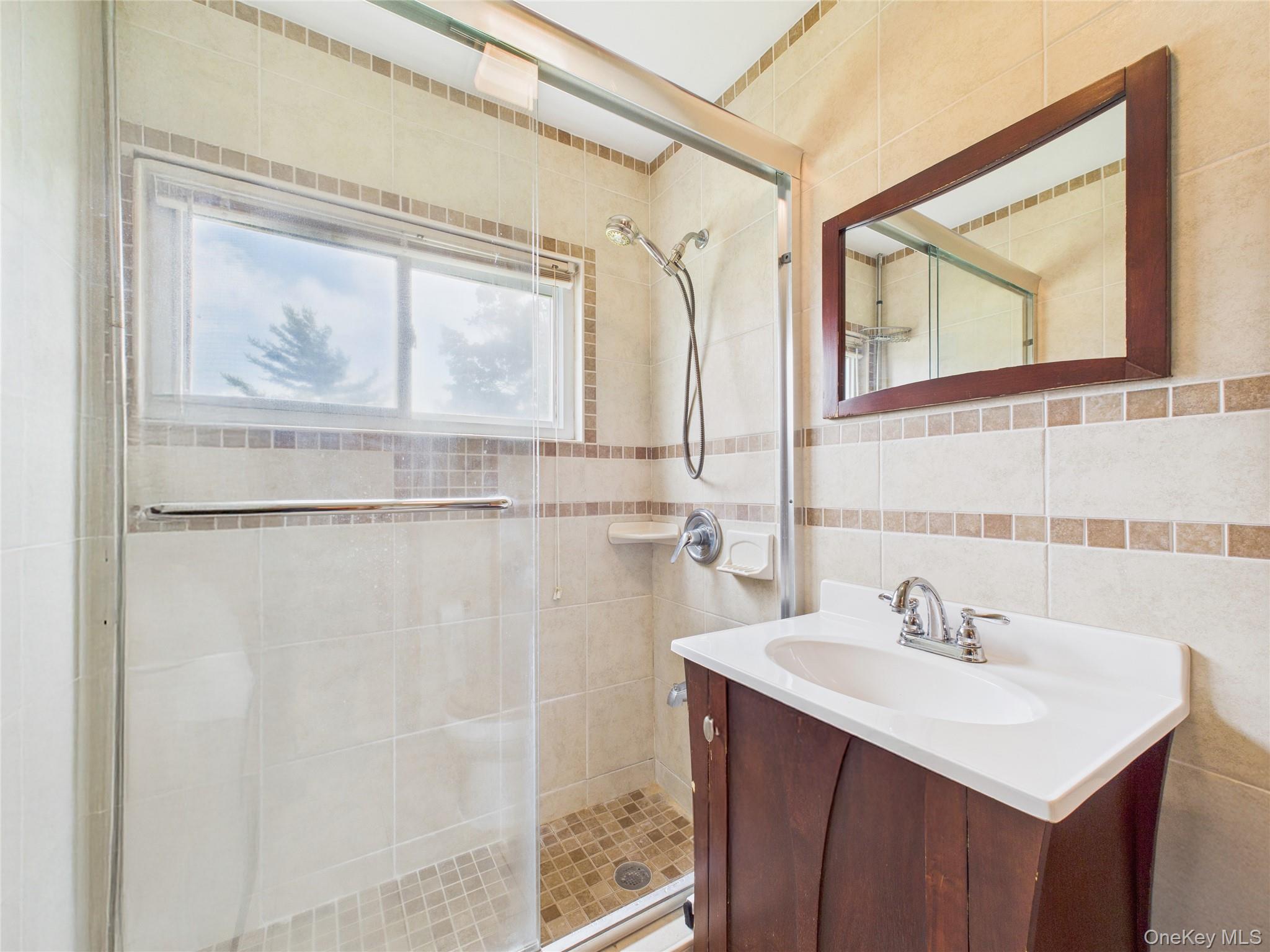 #10 photo, 9 Pewter Lane, Hicksville , NY 11801