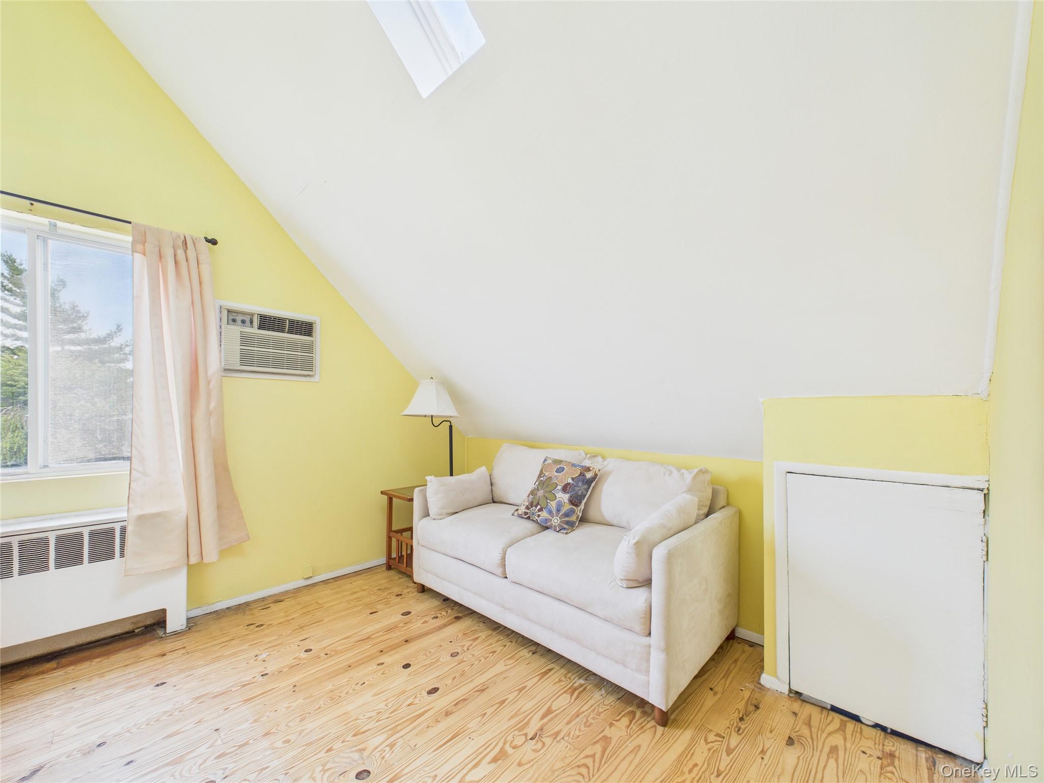 #14 photo, 9 Pewter Lane, Hicksville , NY 11801