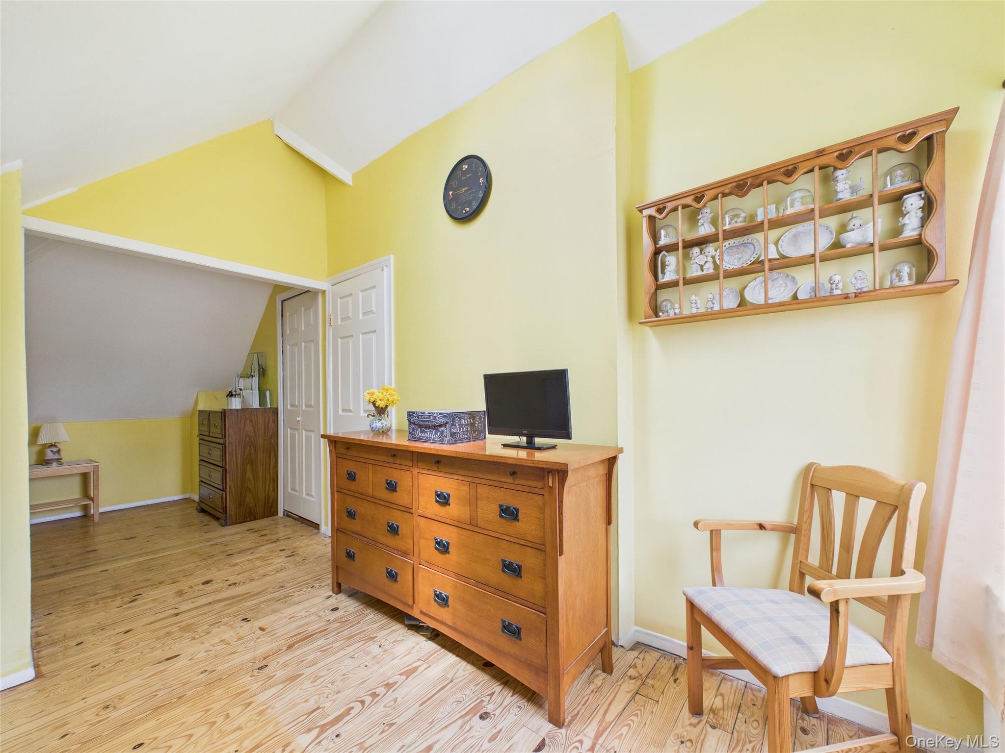 #15 photo, 9 Pewter Lane, Hicksville , NY 11801