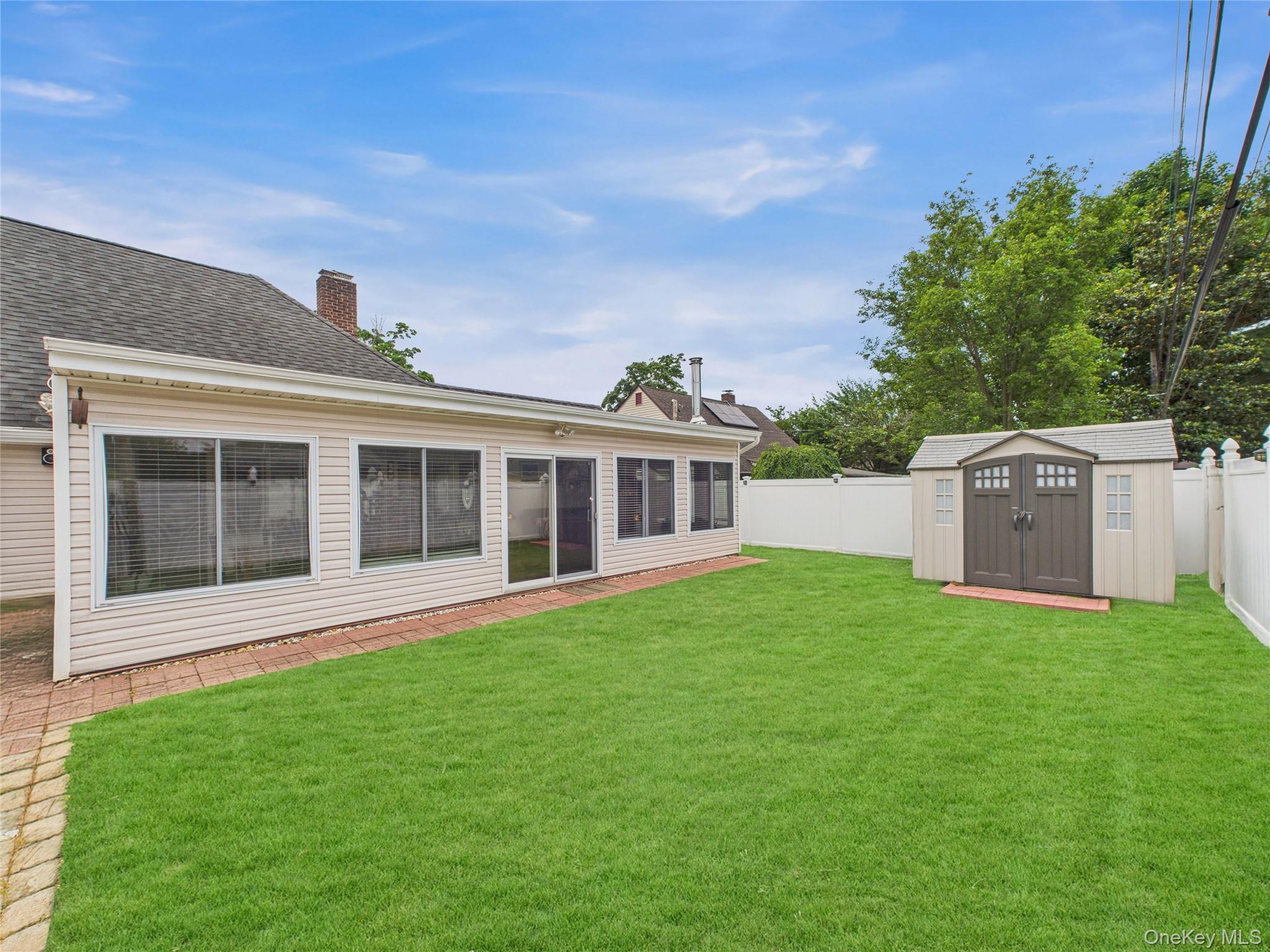 #17 photo, 9 Pewter Lane, Hicksville , NY 11801