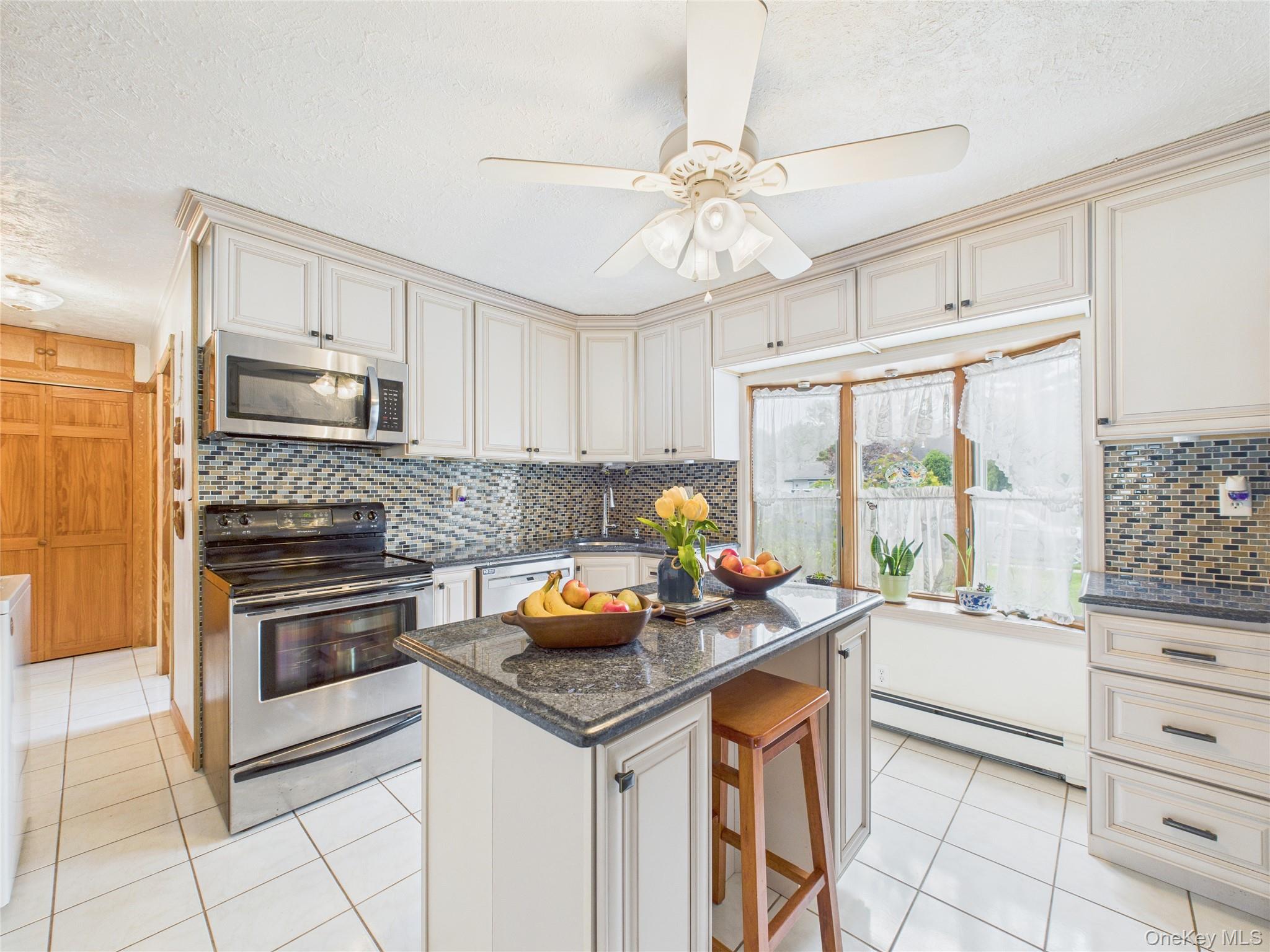 #7 photo, 9 Pewter Lane, Hicksville , NY 11801