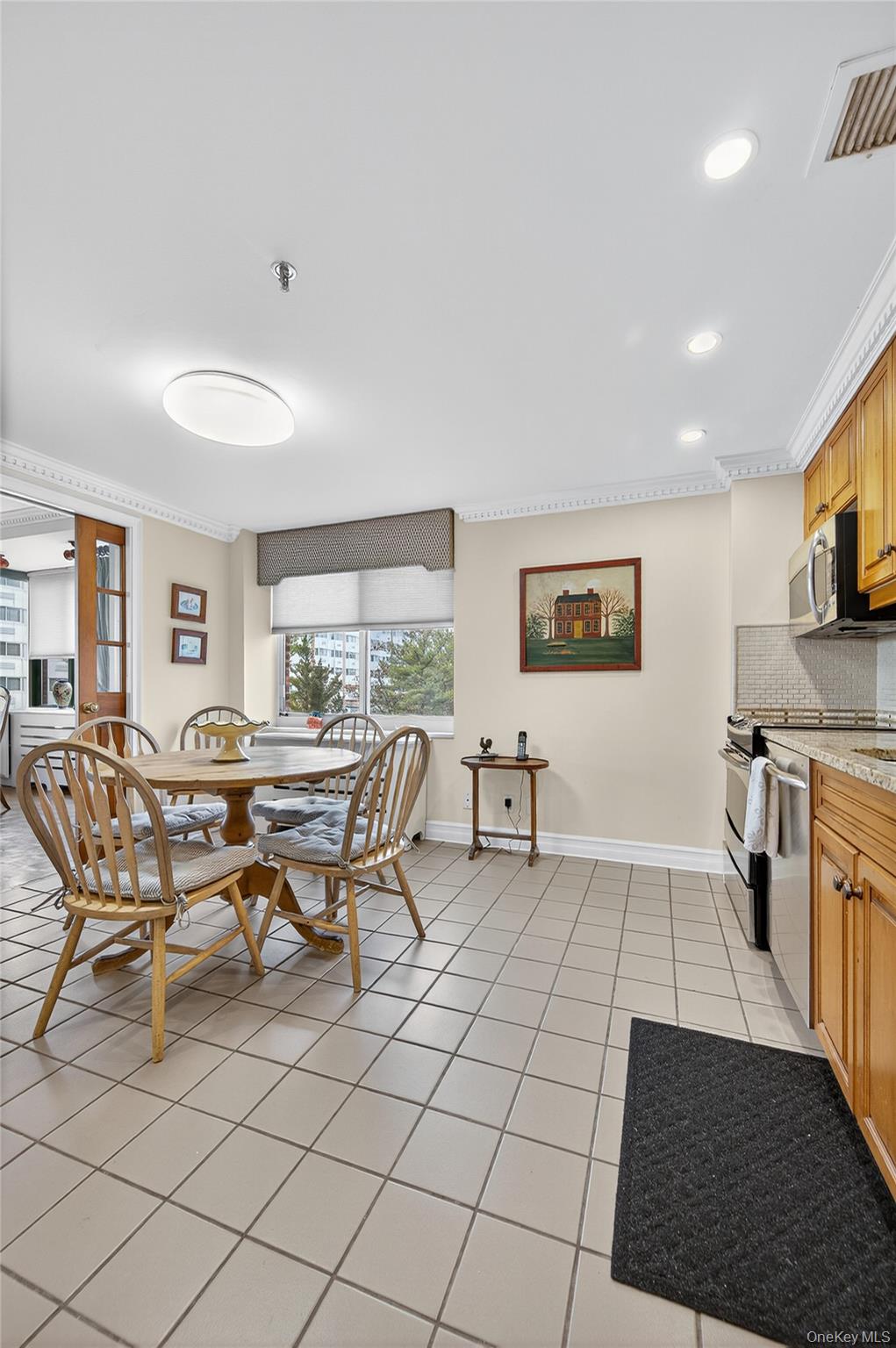 #12 photo, 100 Hilton Avenue, Garden City , NY 11530