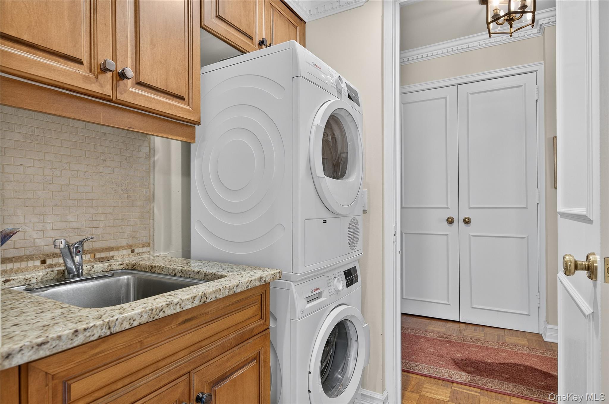 #13 photo, 100 Hilton Avenue, Garden City , NY 11530