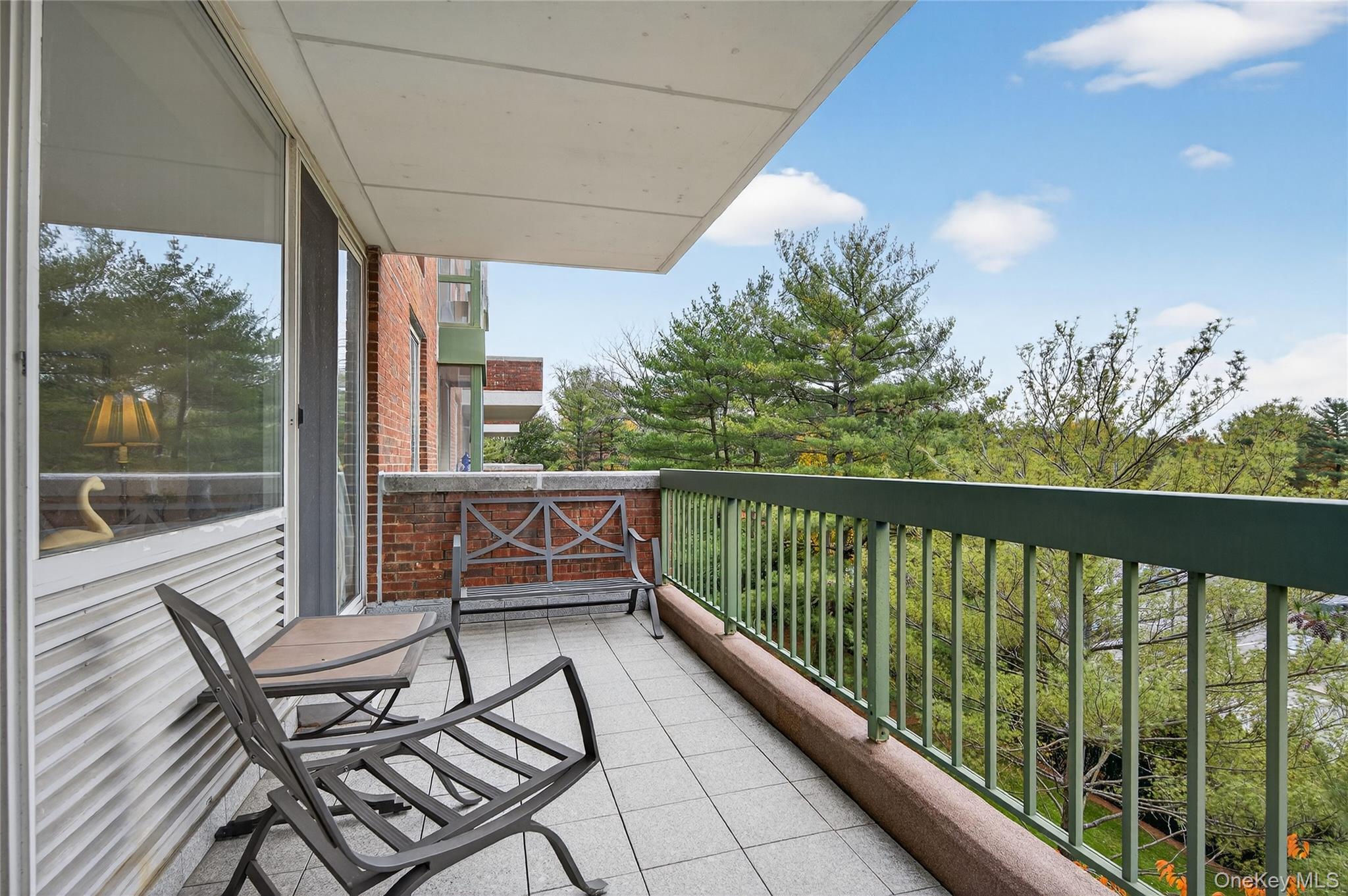 #7 photo, 100 Hilton Avenue, Garden City , NY 11530