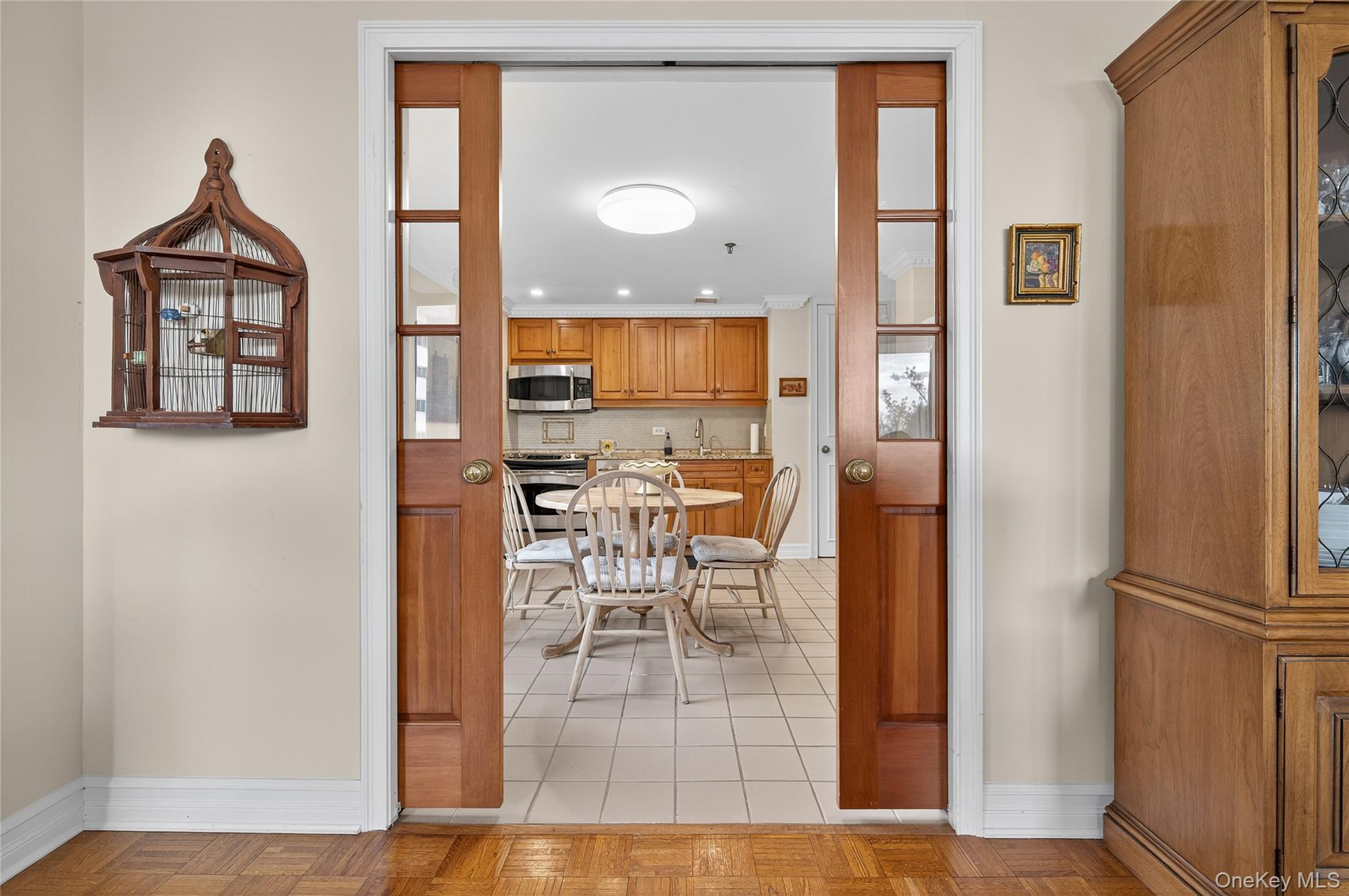 #8 photo, 100 Hilton Avenue, Garden City , NY 11530