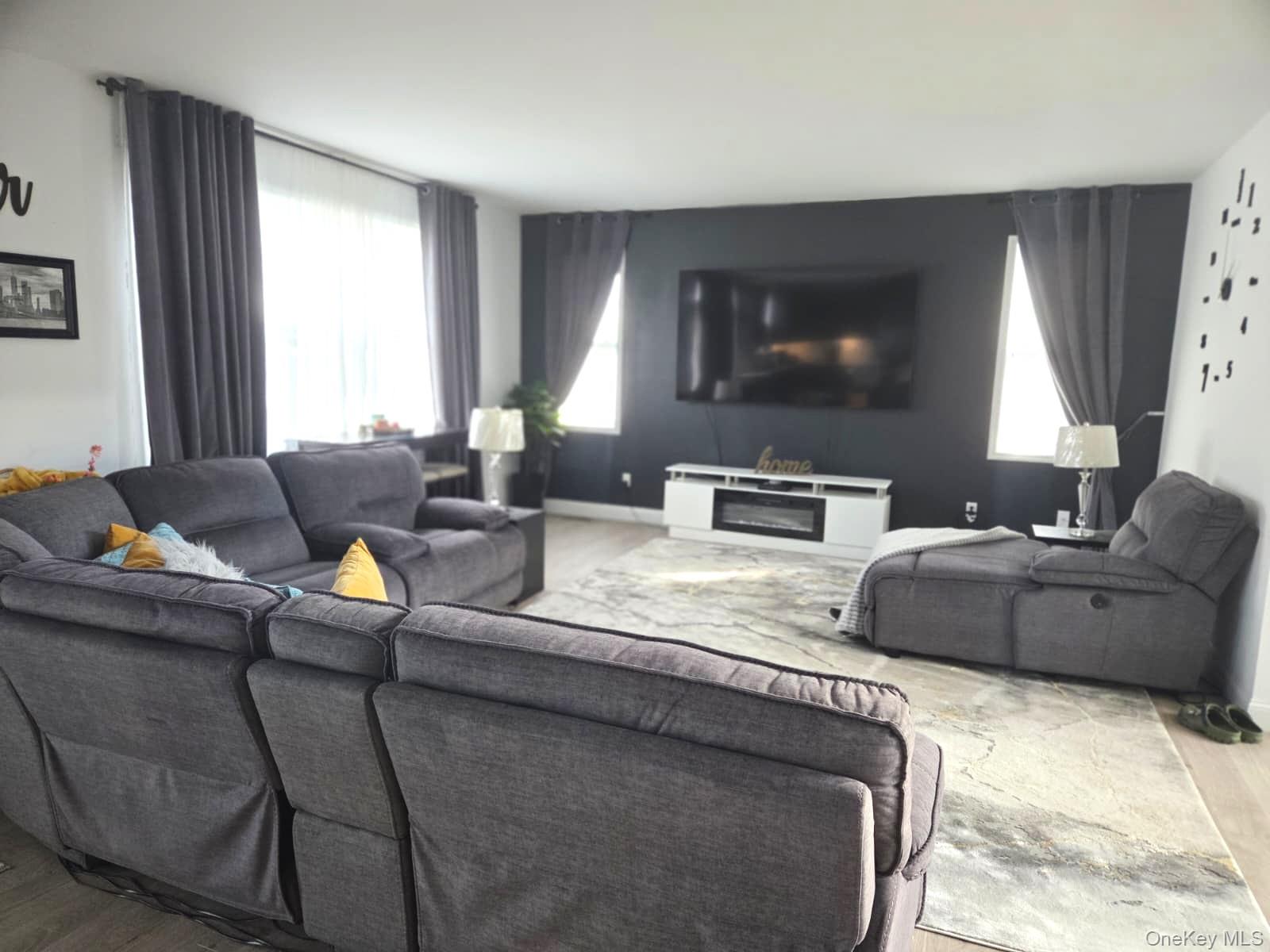 #2 photo, 9 Lilac Lane, Ridge , NY 11961