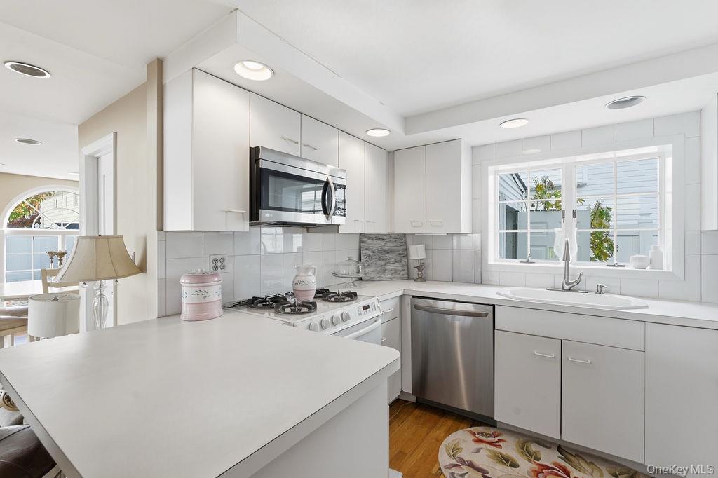 #10 photo, 163-15 84th Street, Howard Beach , NY 11414