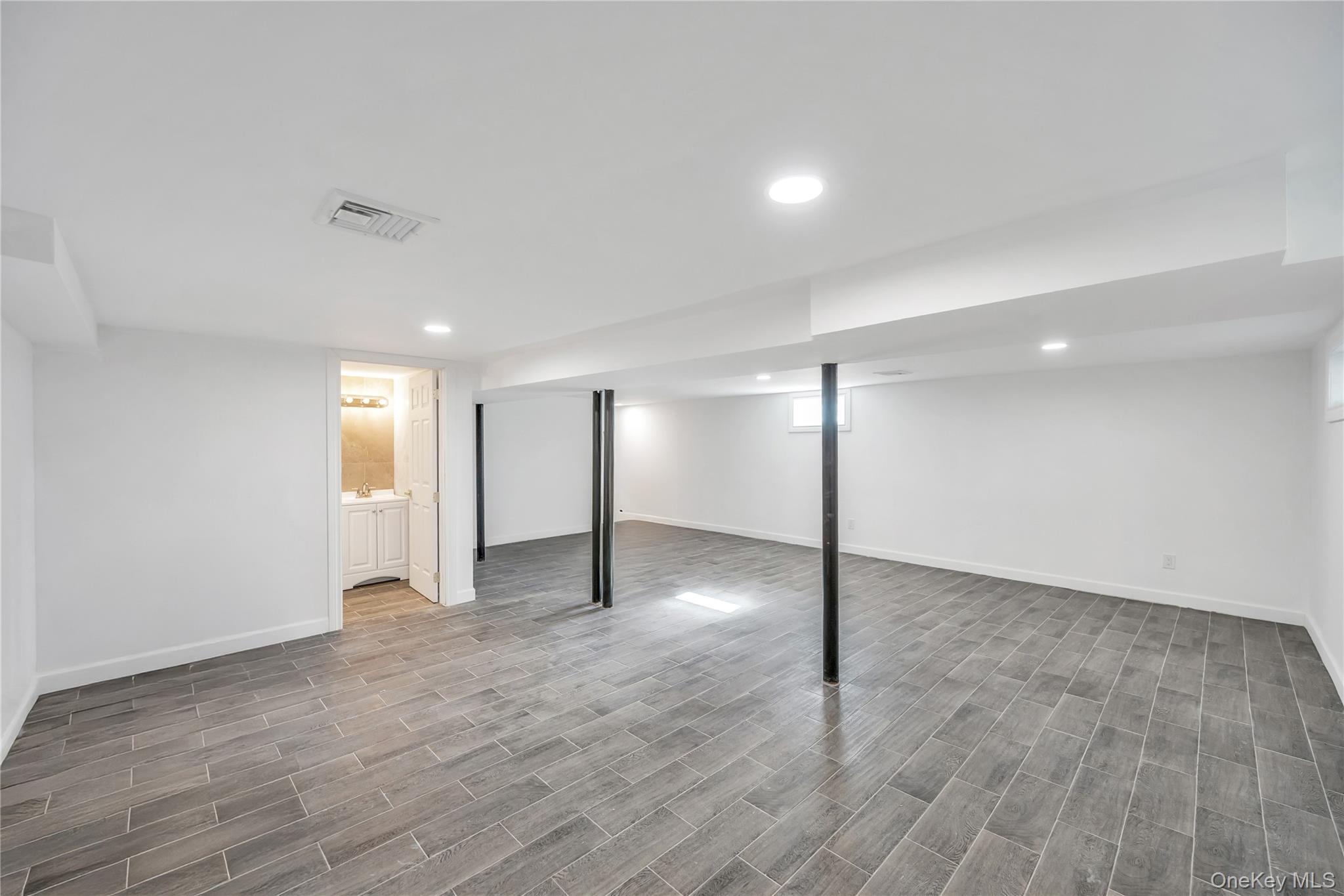 #15 photo, 123 Cayuga Avenue, Deer Park , NY 11729