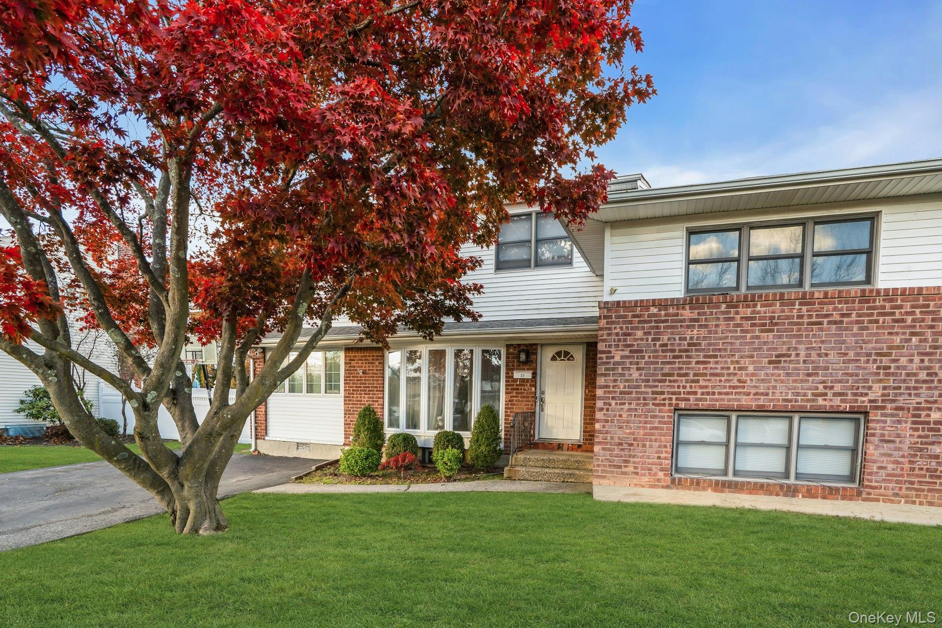 #4 photo, 22 Schuyler Drive, Commack , NY 11725