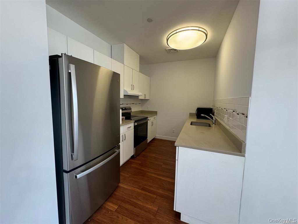 #2 photo, 425 New York Avenue, Huntington , NY 11743