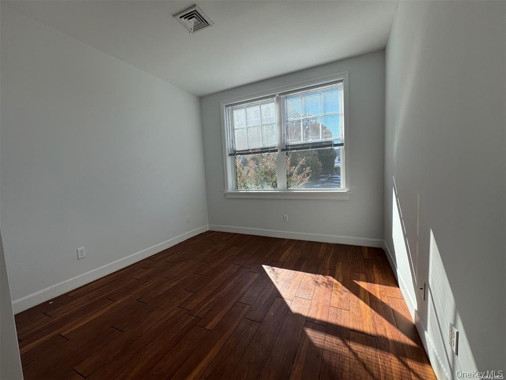 #3 photo, 425 New York Avenue, Huntington , NY 11743