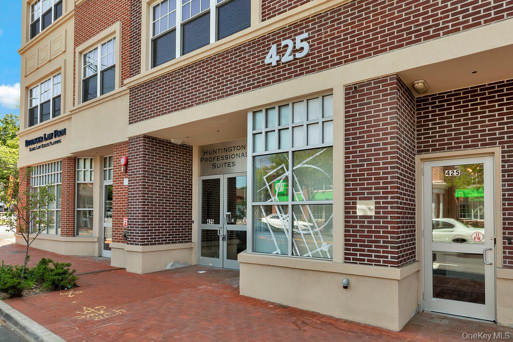 #9 photo, 425 New York Avenue, Huntington , NY 11743