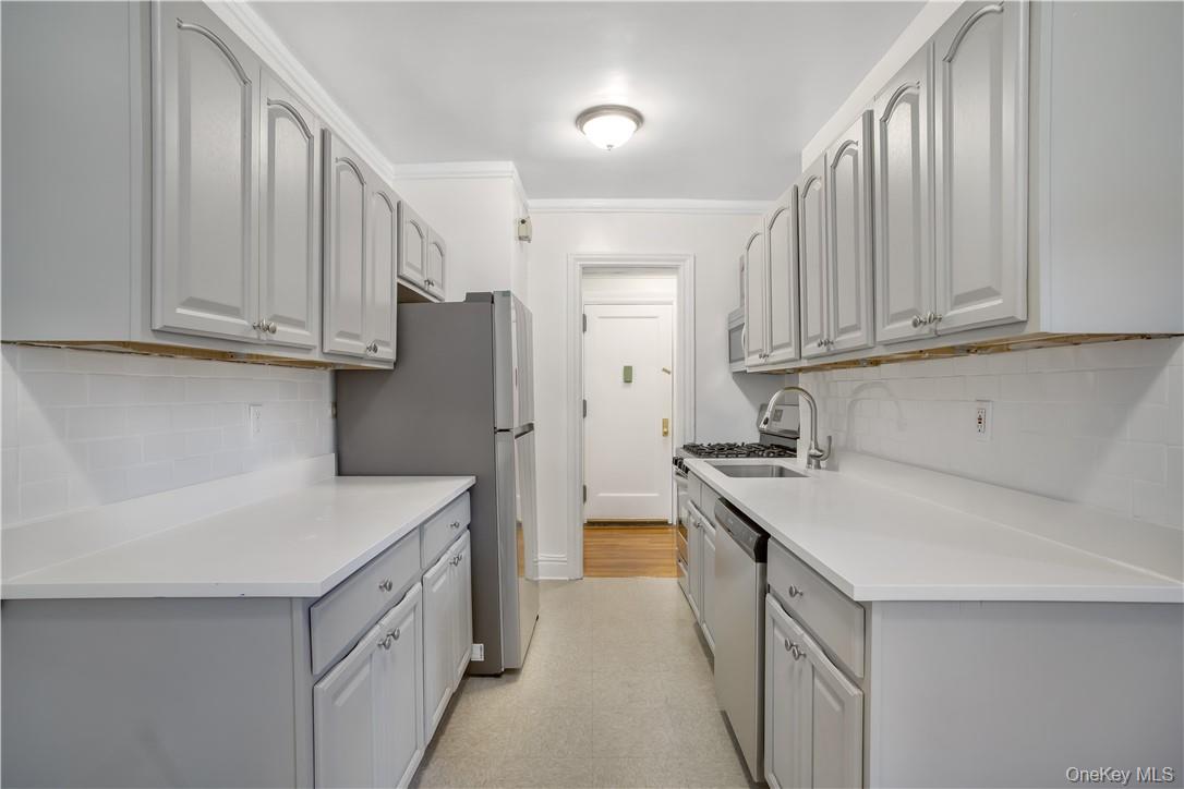 #8 photo, 234 Martine Avenue, White Plains , NY 10601