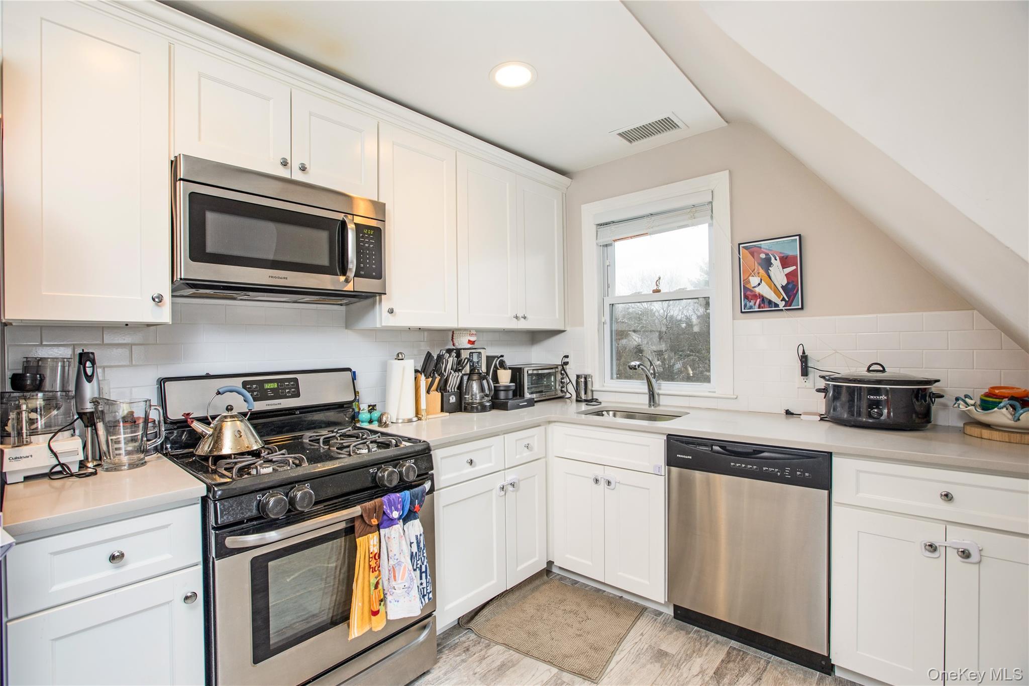 #8 photo, 199 Purchase Street, Rye , NY 10580