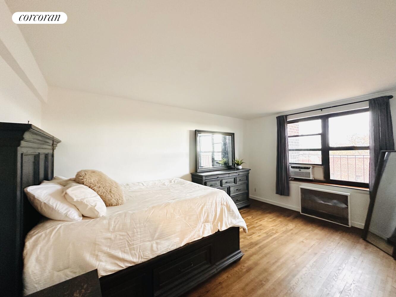 #2 photo, Woodside, Woodside , NY 11377