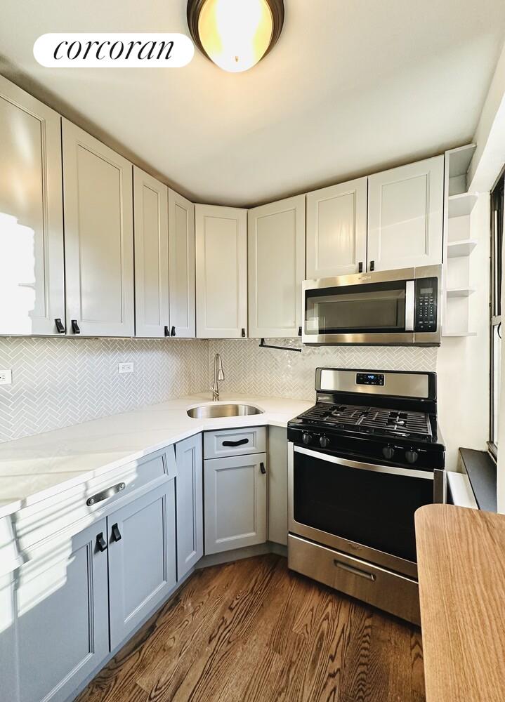 #4 photo, Woodside, Woodside , NY 11377