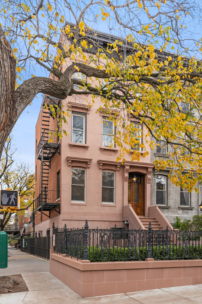 #9 photo, 1 1ST Place, Carroll Gardens , NY 11231