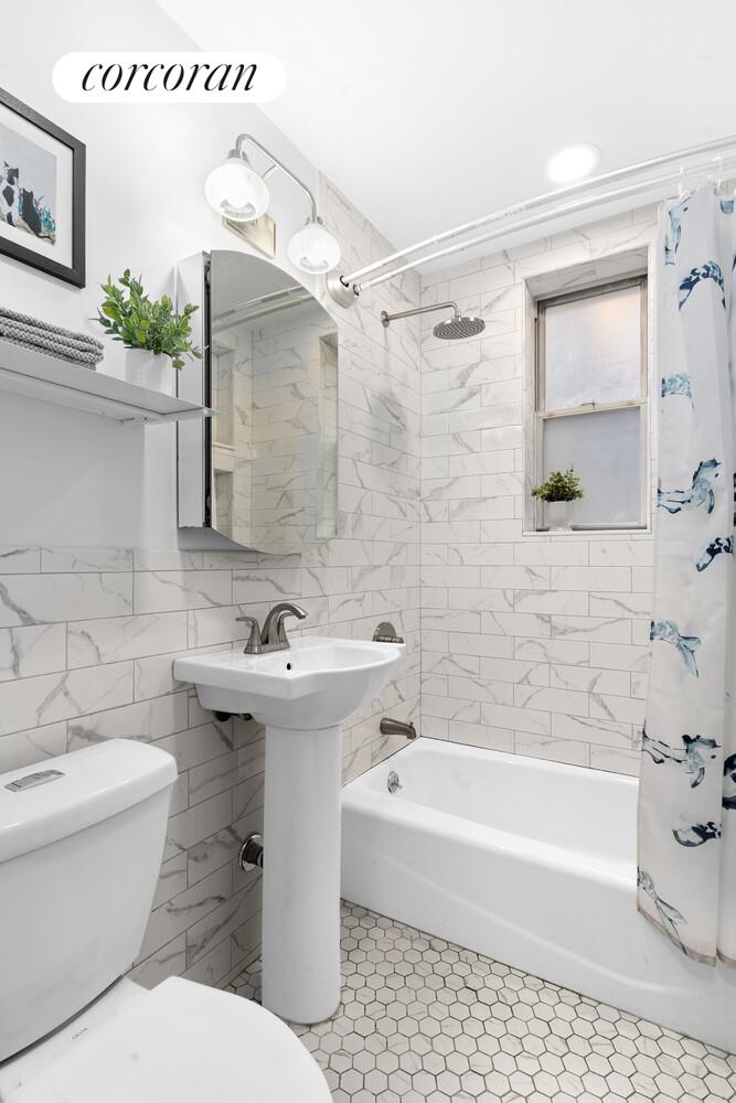 #7 photo, 920 E 17TH Street, Midwood , NY 11230