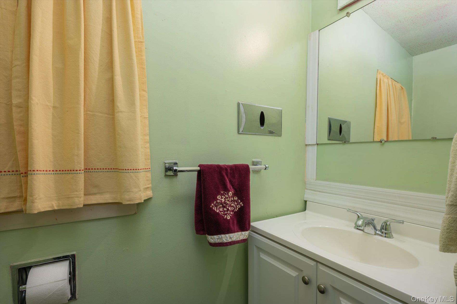 #6 photo, 256 Schenck Avenue, Great Neck , NY 11021