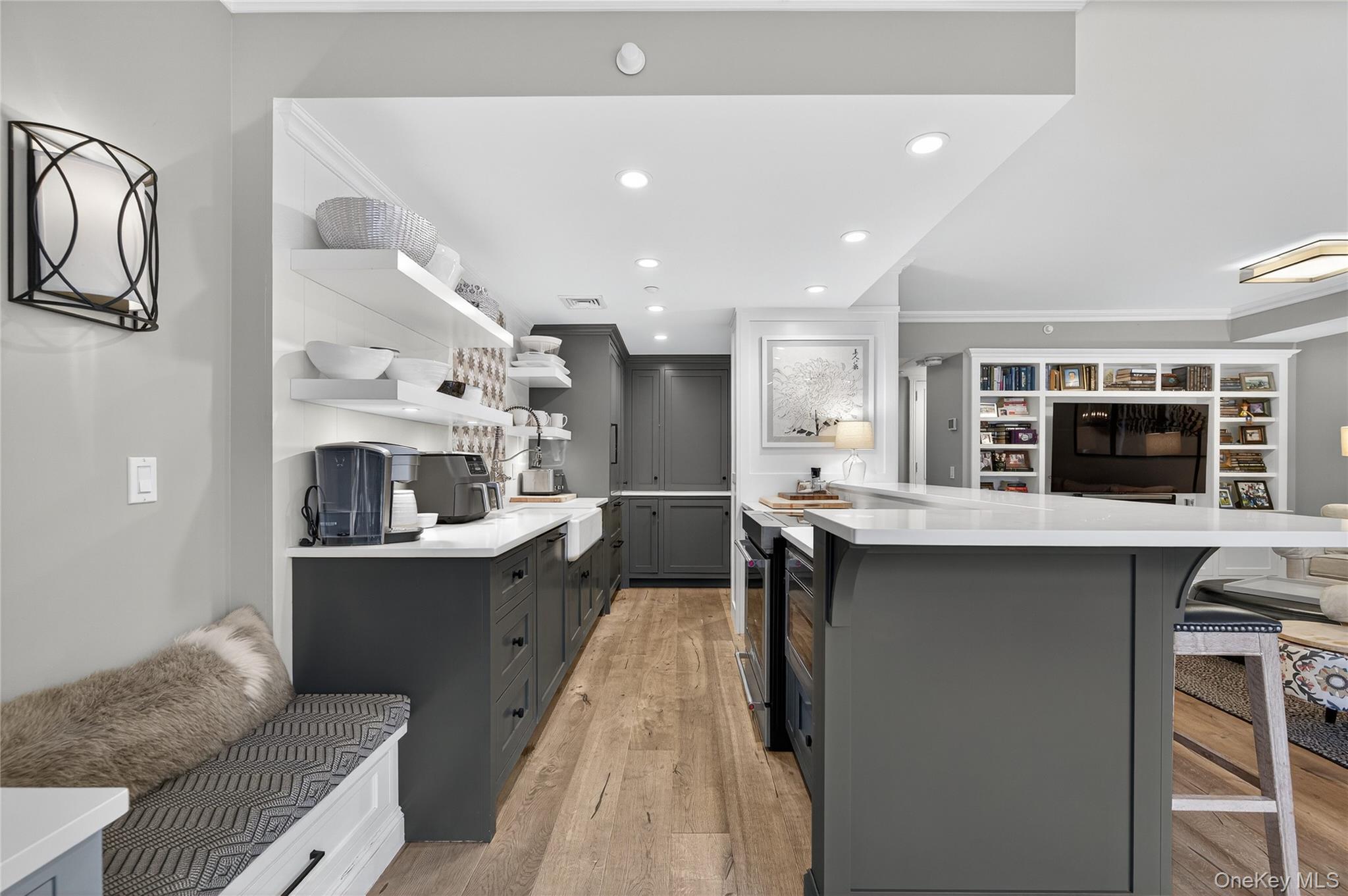 #10 photo, 100 Hilton Avenue, Garden City , NY 11530