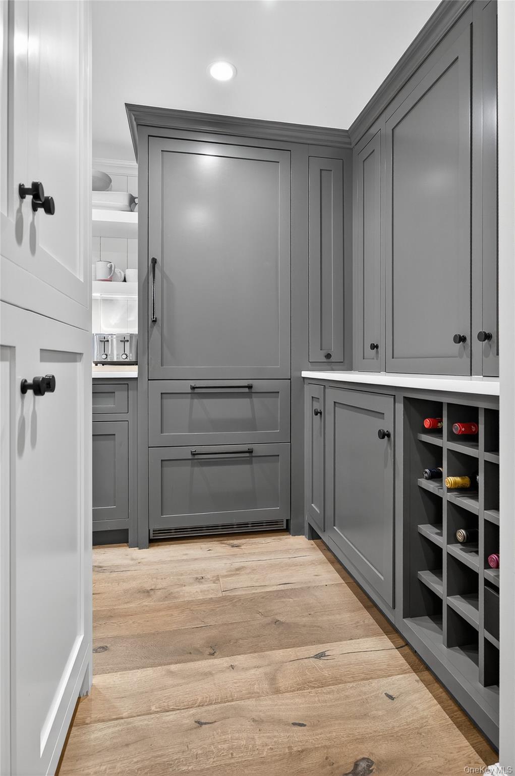 #14 photo, 100 Hilton Avenue, Garden City , NY 11530