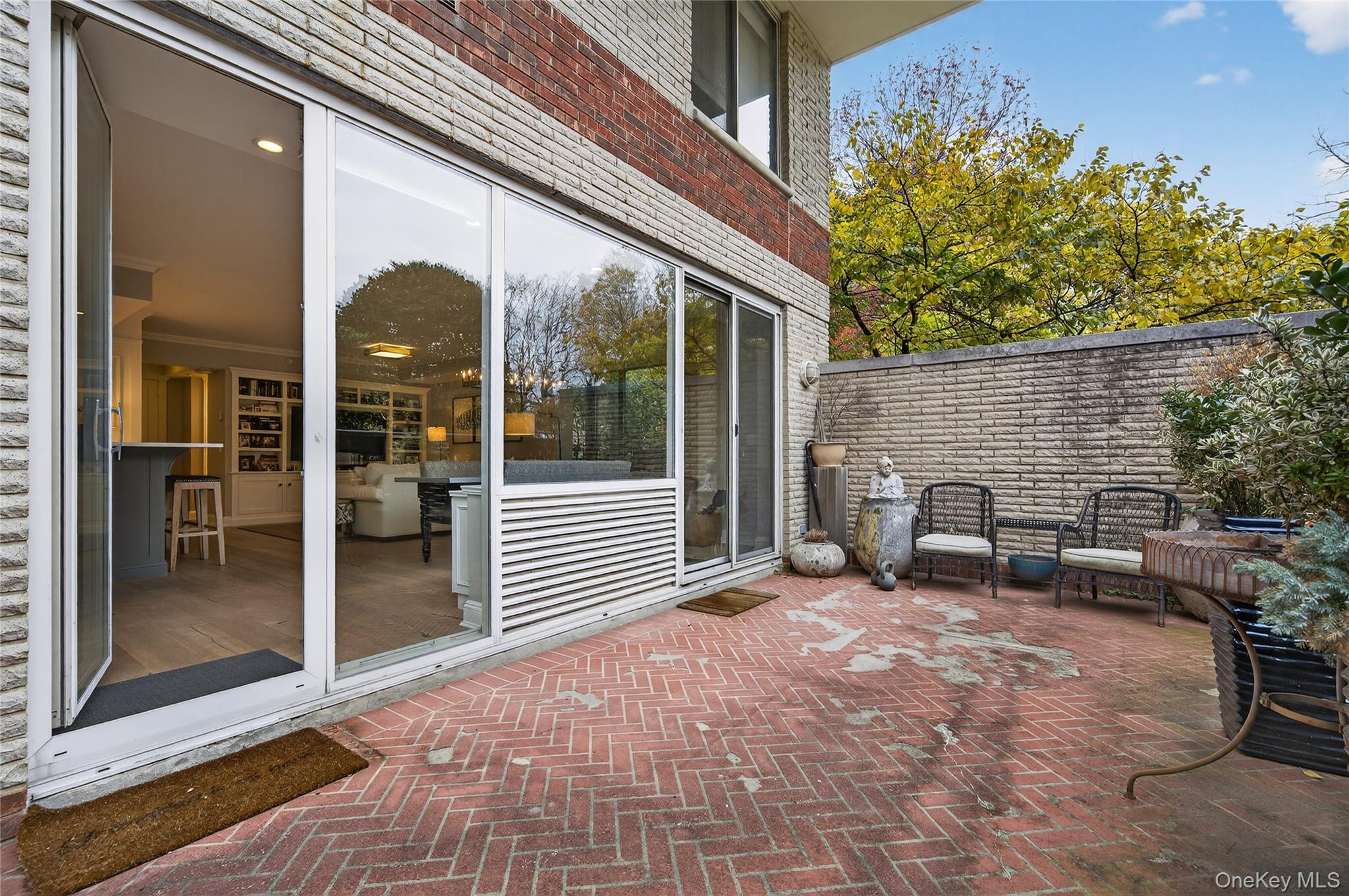 #19 photo, 100 Hilton Avenue, Garden City , NY 11530